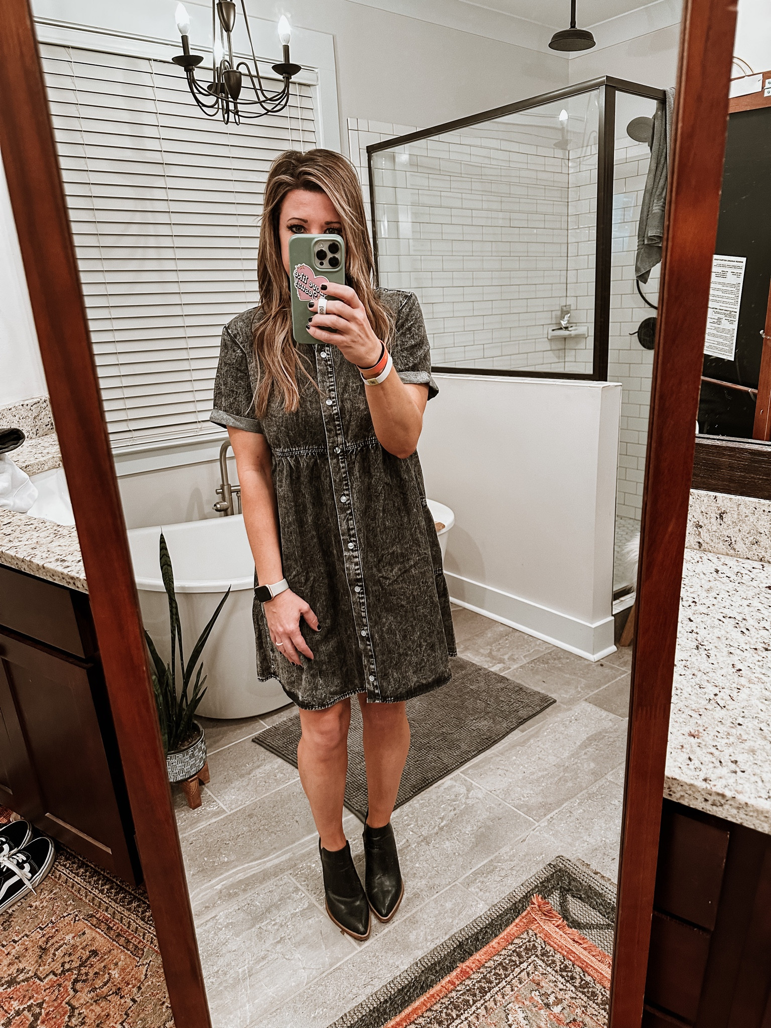 Date night or girls night out? You decide! This dress is so versatile you can wear it for just about any occasion! And it’s so comfy!! ✨

#dresses

#LTKunder50 #LTKstyletip