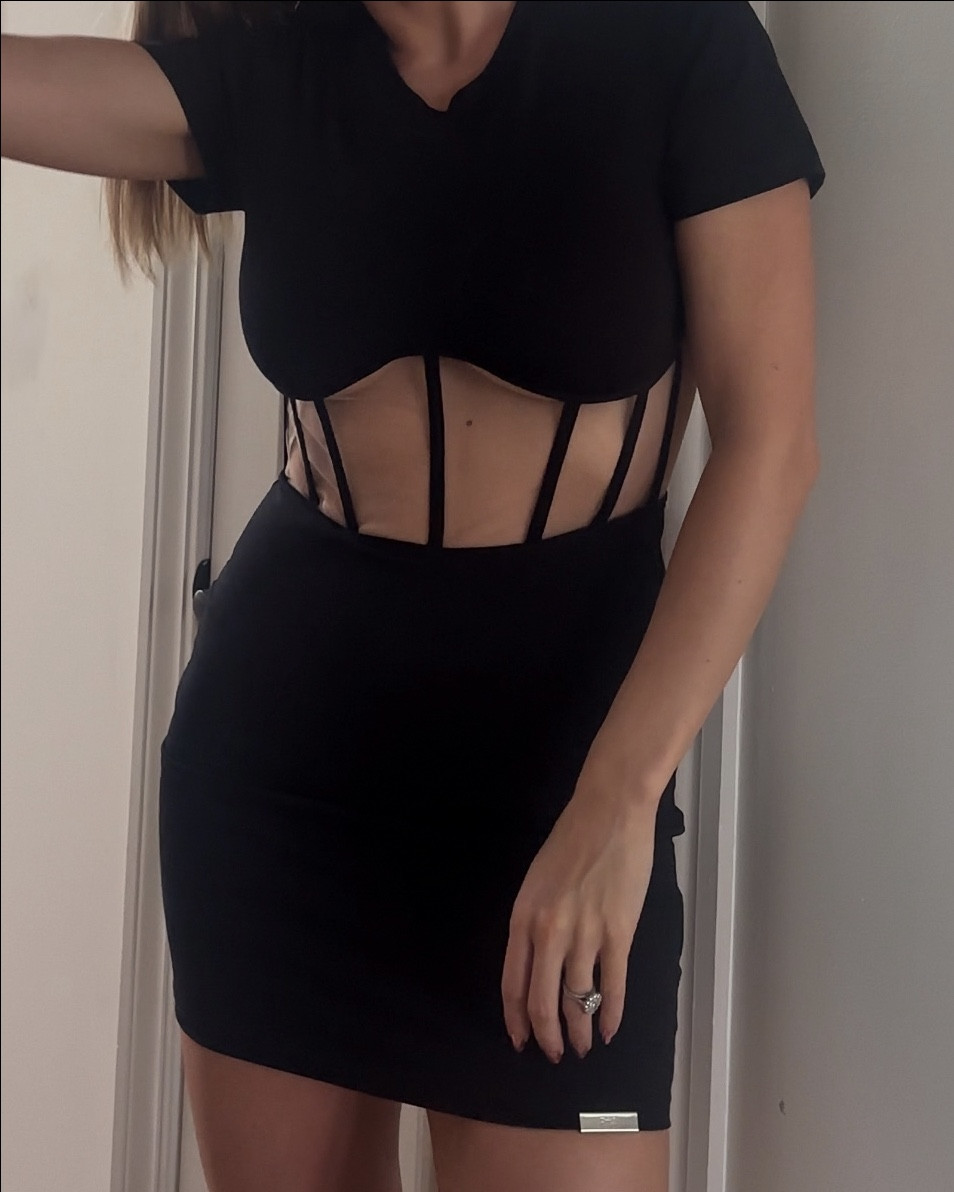 #rtapartner Little black dress with a spin 🖤 I recieved sooo many compliments on the Angela dress by @roadtoawe. The mesh cut outs paired with the soft stretch fabric made the perfect date night outfit #blackdress #roadtoawe #lbd

#LTKStyleTip