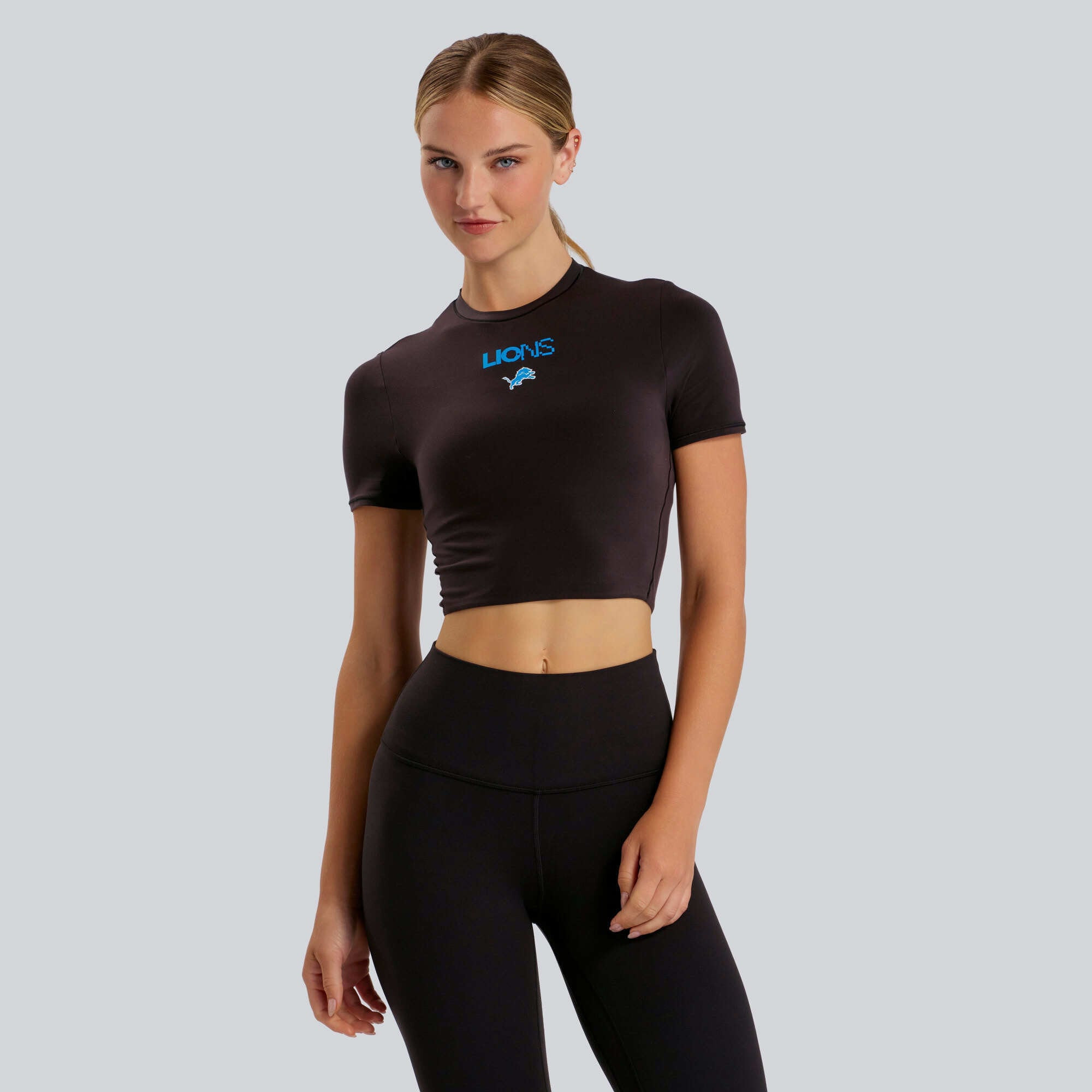 Detroit Lions lululemon Women's Wundermost Ultra-Soft Nulu Cropped T-Shirt - Black | Fanatics