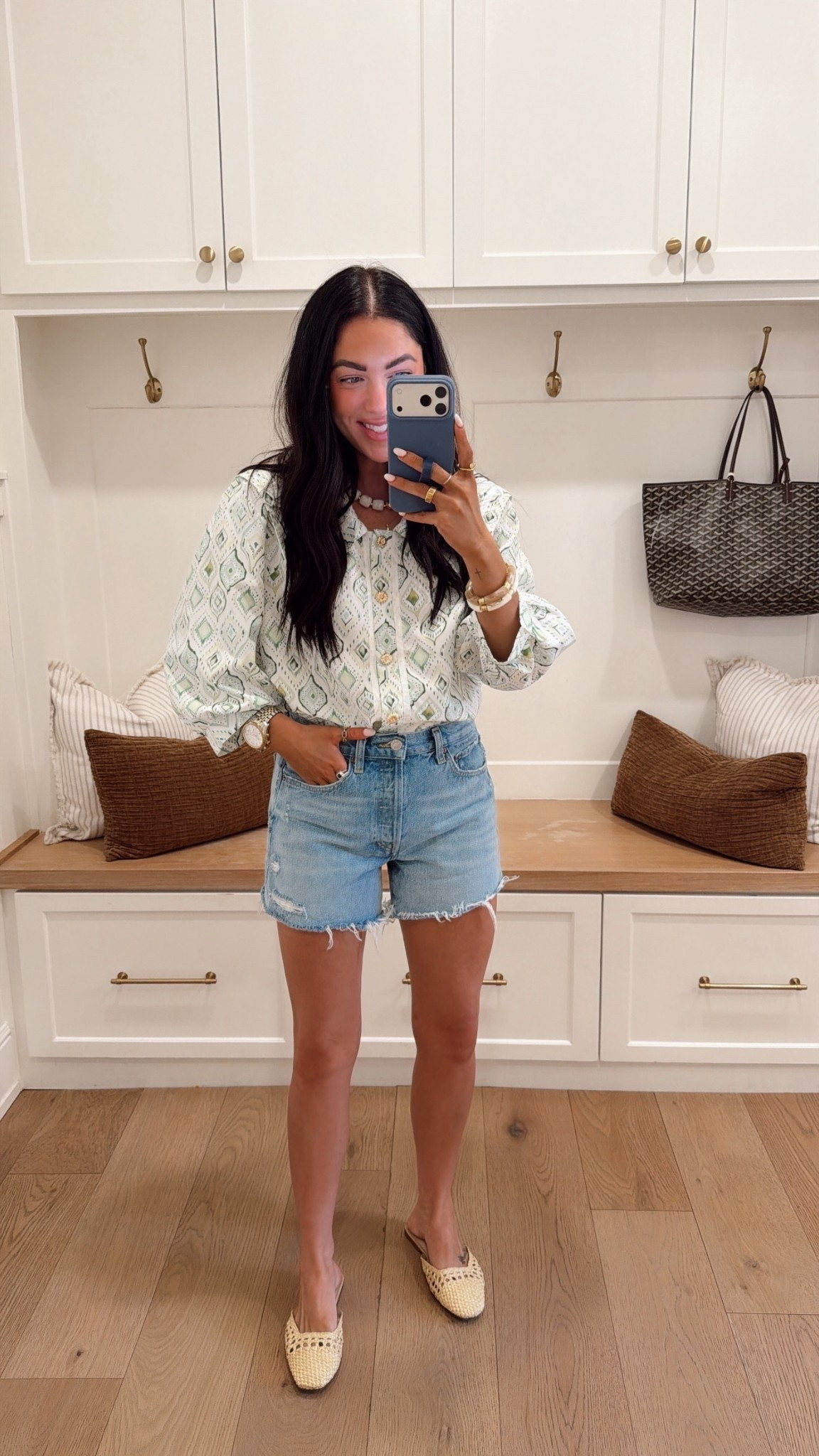 Cutest outfit for Summer🤍



Summer outfits, seasonal, blouse, jean shorts, denim, ootd, livingmybeststyle

#LTKootd #LTKSeasonal