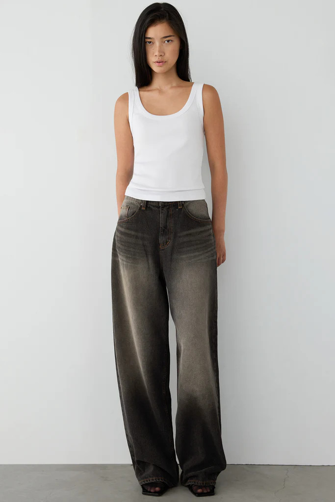 MID-RISE CURVED LEG VINTAGE WASH JEAN | OAK + FORT