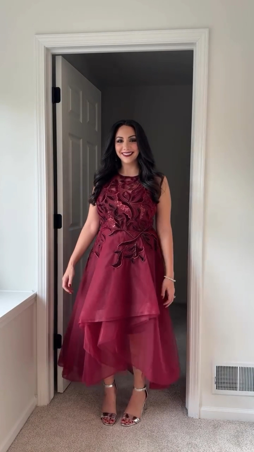 Happy Friday! Starting fall wedding season off strong! 💃🏻🌹
 
Dress: @adriannapapell @macys @somersetcollectionlive 

Shoes: @naturalizer
_
#fallwedding #weddingguest #weddingguestdress #adriannapapell #michiganwedding #michigan #fall

#LTKParties #LTKSeasonal #LTKWedding