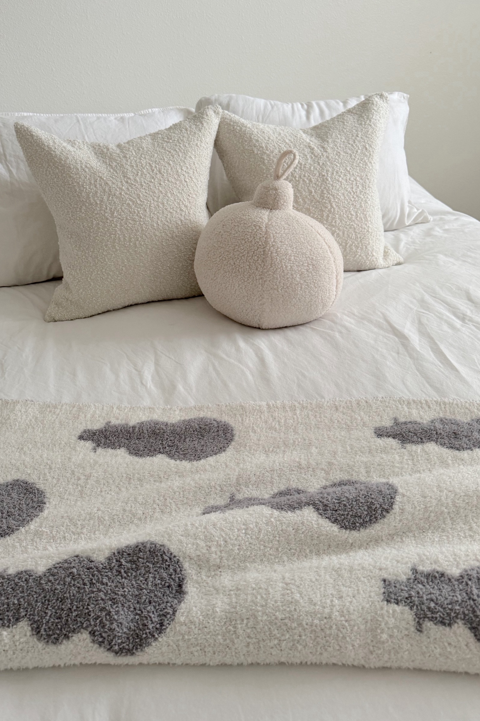 Boucle Pillows ☁️

#LTKhome #LTKover40