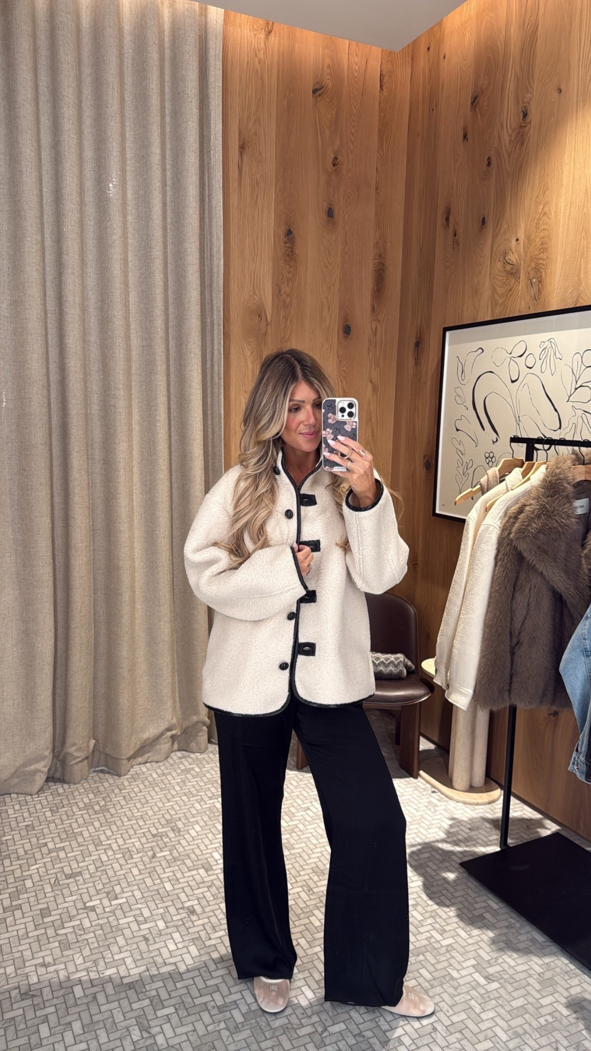 She’s finally online! The June jacket ❤️

#LTKGiftGuide #LTKStyleTip