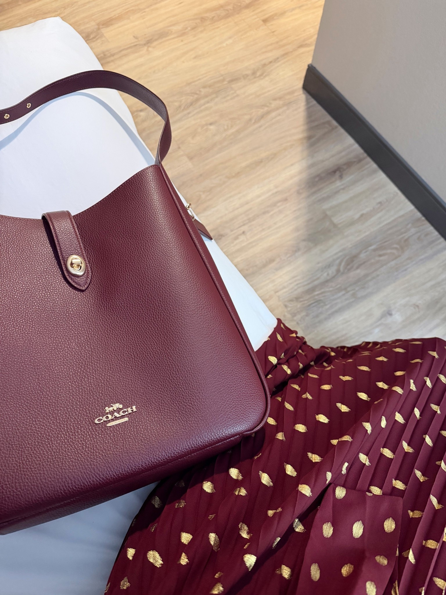 Linking my burgundy bag here 🤍 such a good everyday piece 👜

#LTKootd
