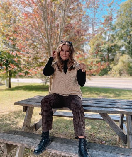 Fall Daily Look 9/27 🤎 Linked similar pants because mine are from a local boutique! 

#LTKfit #LTKstyletip #LTKSeasonal