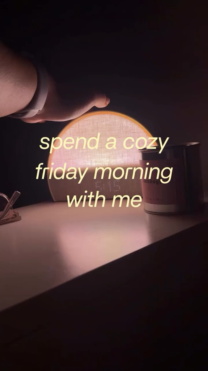 cozy friday morning in my life complete with an extra spicy @samshealthlab sculpt class & a new @seaavision set 🤎🍂 there’s 2 days left to get a VIP ticket to our next Victoria @makewaves event which includes this set!!! 

#morninginmylife #dailyvlog #morningroutine #dayinmylife #wellnessmorning