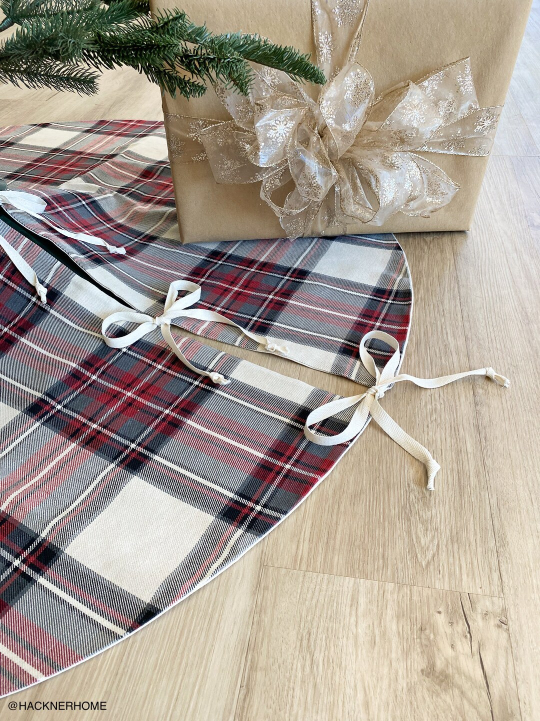 Red Plaid Tree Skirt | Christmas Tree Skirt, Plaid Tree Skirt, Christmas Tree Decor, Christmas De... | Etsy (US)