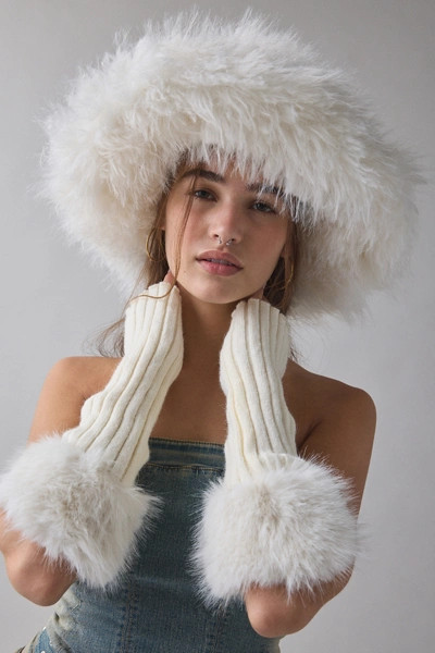 Oversized Faux Fur Bucket Hat | Urban Outfitters (US and RoW)