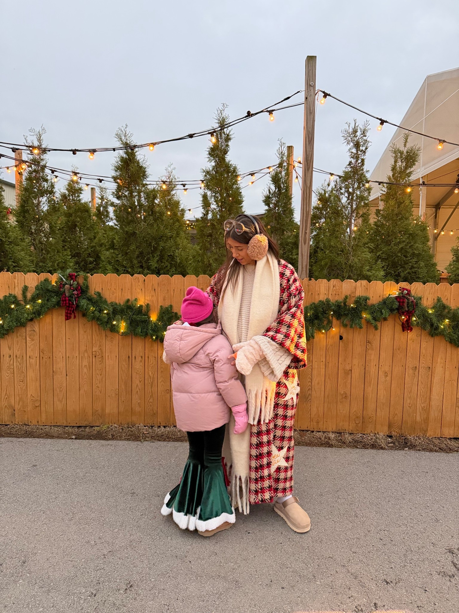 Night spent at Opryland✨
Sweater: medium
Leggings: medium 

Dressupbuttercup.com #dressupbuttercup #dederaad 


#LTKSeasonal #LTKHoliday #LTKTravel