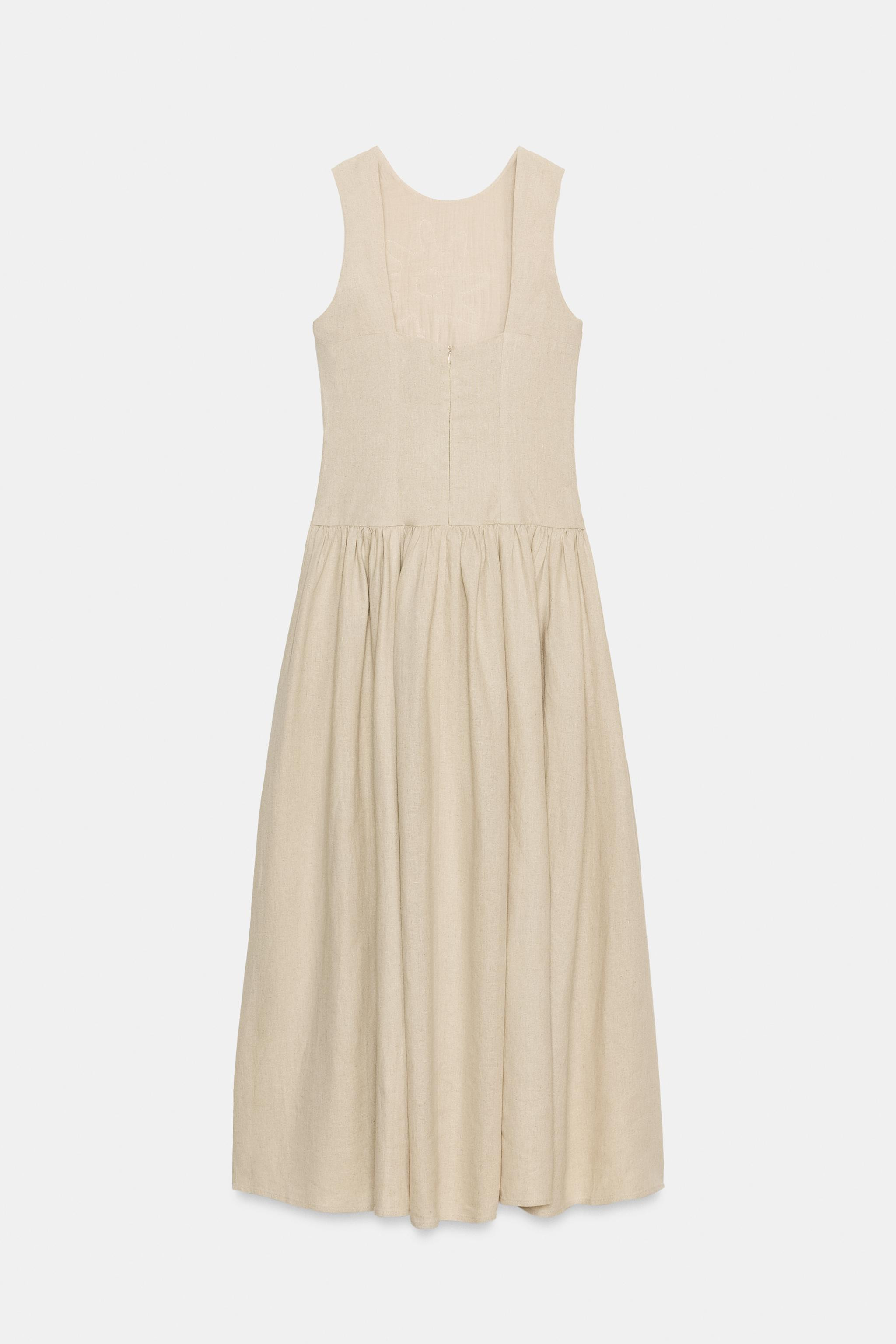 DescriptionColorContentsMeasurementsMid-rise shorts with front pleats and belt. Front pockets and... | Zara US