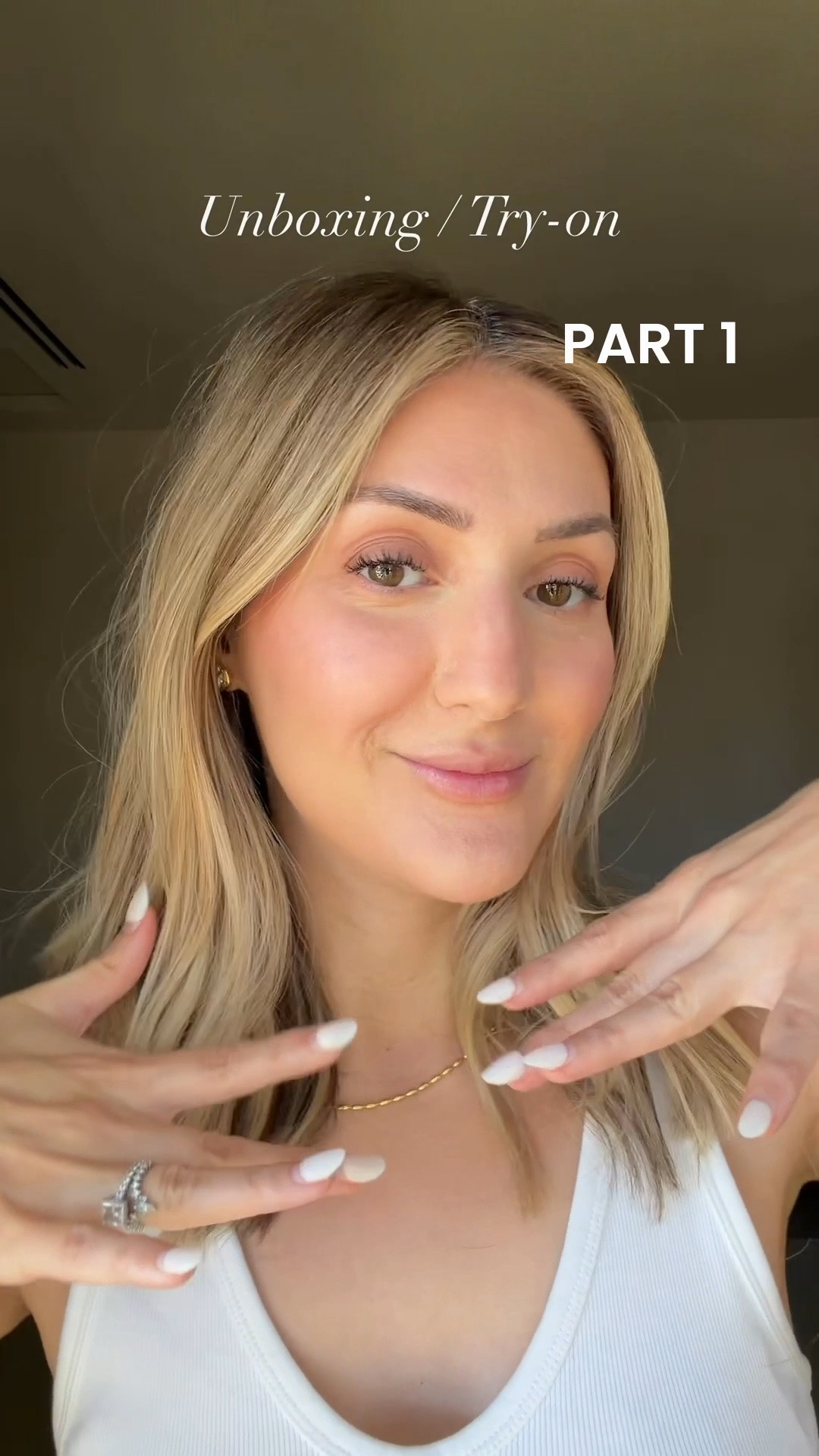 Unboxing / try-on sunburnt summer makeup 

Product breakdown 🤎
@oneskin.co OS-01 eye topical supplement
@oneskin.co OS-01 lip mask 
@sigmabeauty skin tint shade 3 
@houglasscosmetics concealer shade Fawn 
@sigmabeauty F26 dome concealer brush 
@billiondollarbrows brow lift gel 
@billiondollarbrows micro brow pencil shade taupe 
@armanibeauty eye tint shade sandalwood 25m 
@armanibeauty cheek tint shade flaming red 41 
@tartecosmetics Tubing mascara XL 
@sigmabeauty setting powder shade buttermilk
@sigmabeauty F08 precision powder brush

#sunburntmakeup #unboxing #makeup #beauty

#LTKvlog #LTKBeauty #LTKgrwm