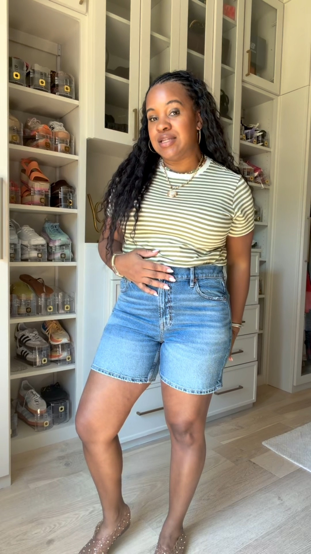 American eagle code🎉🗣️ I’m a size 10 for reference! Use code TARYNAE25 for 25% off 👖

#AEJeans

Follow my LTK @tarynnewton on the @shop.LTK app to view this post and get my exclusive app-only content!

#LTKootd #LTKSaleAlert #LTKMidsize