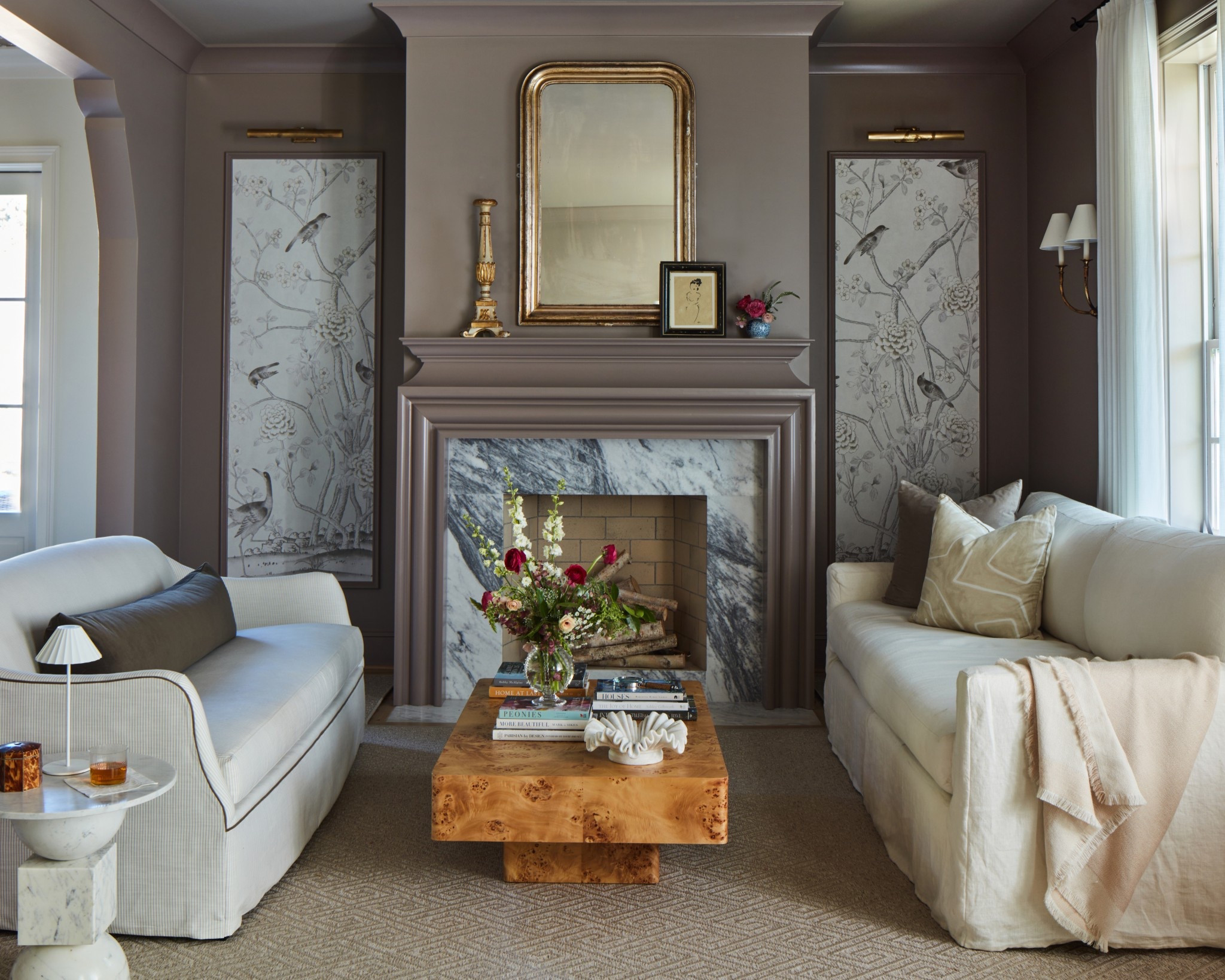 Living room
