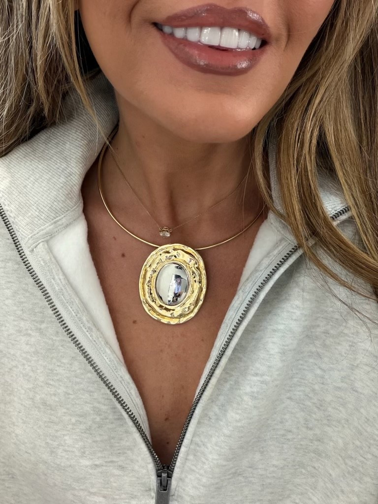 The most perfect necklace - the price is insane!

Amazon, amazon finds, women’s fashion, women’s accessories, necklace, jewelry
