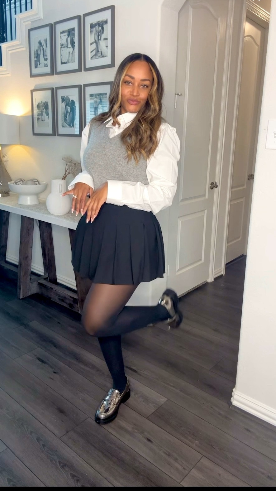 Sweater vest + pleated mini skirtt

#LTKstyletip #LTKSeasonal