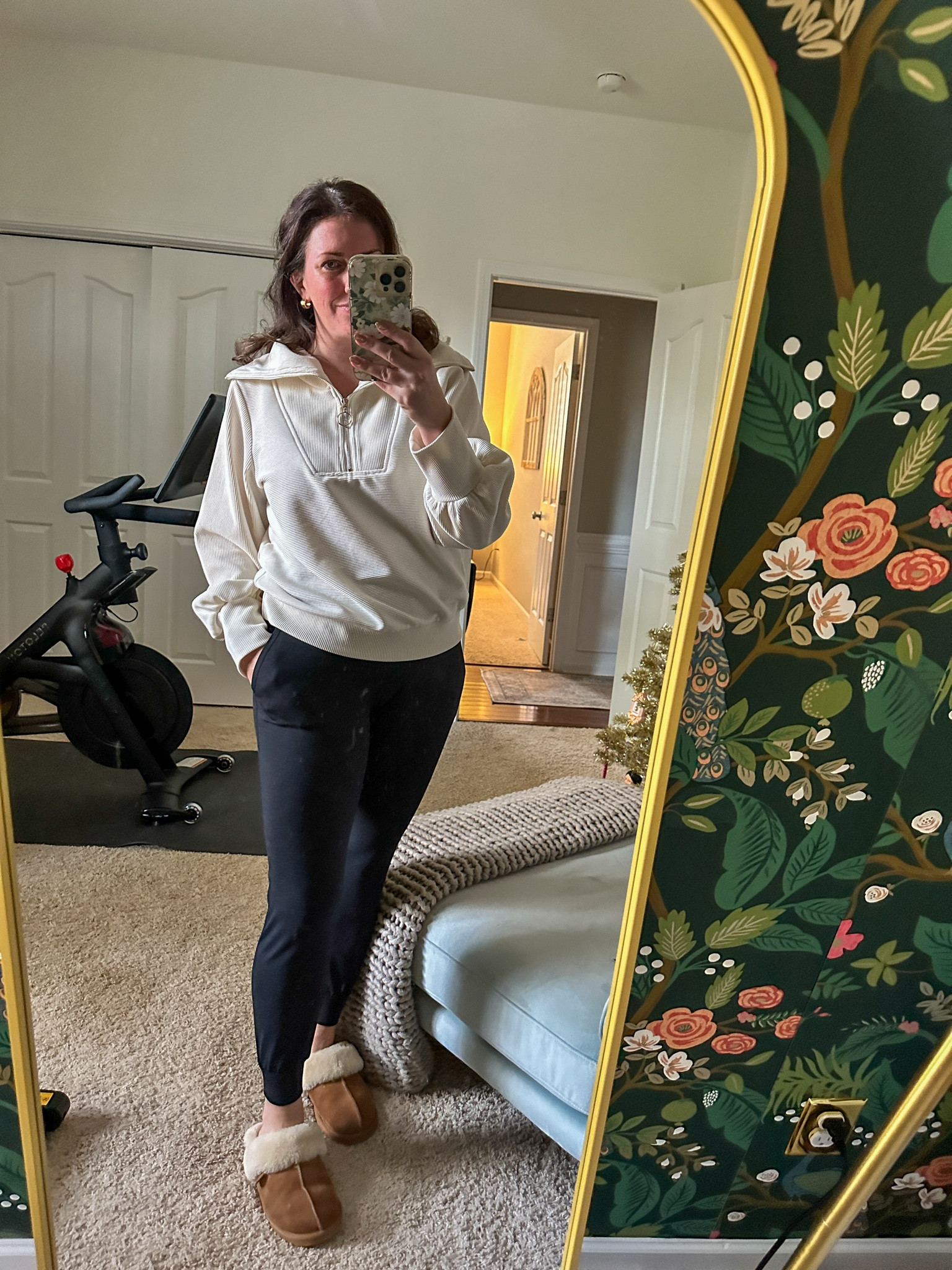 December 3 OOTD 

#LTKSeasonal #LTKActive #LTKFindsUnder100