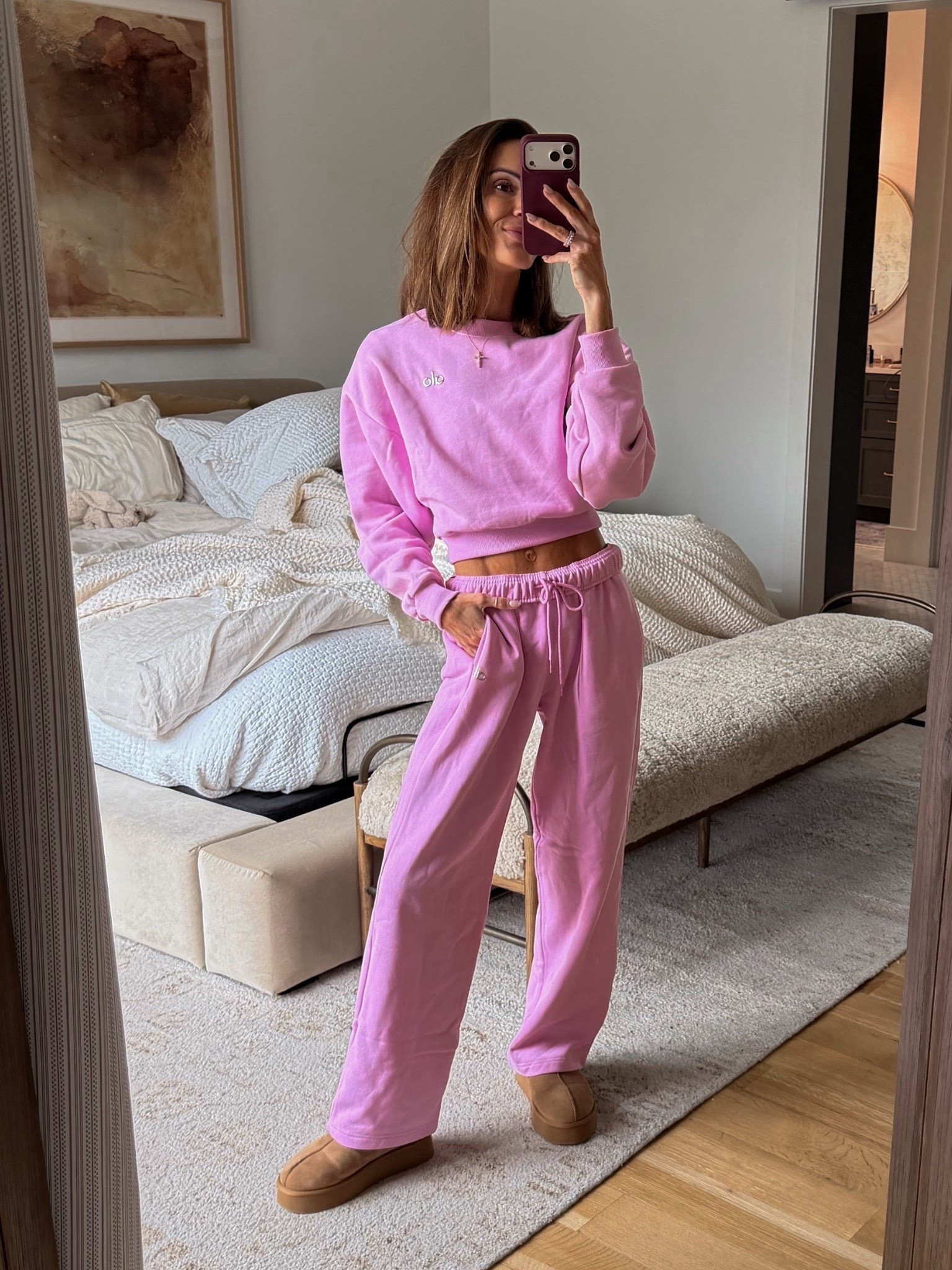 always love alo sweats 💗 cent beat the quality or comfort! 💯 run a little big 