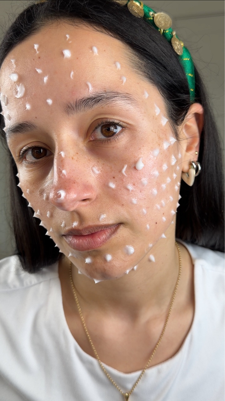 Strengthens the skin barrier while calming breakouts and smoothing uneven texture 👏🏼 Comment "LINK" and I'll send it to you! 💌

@medicube_global_official 

#medicube #3hreliefcream #acneskincare