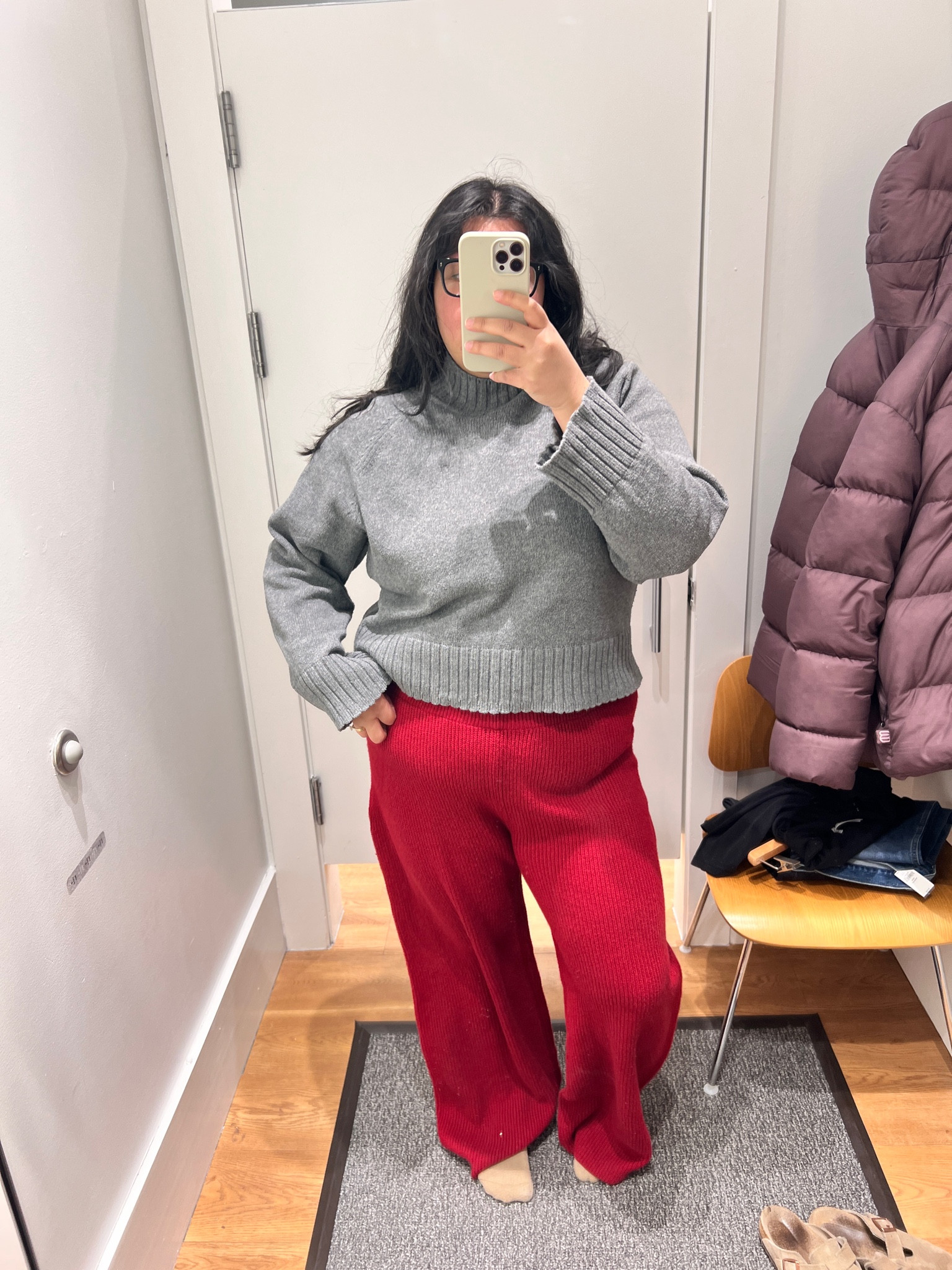 Picked up these viral cash soft pants. Very comfy and soft

Sizing:
Wearing Large ( run big so size down 1-2 sizes) 

Gap loungewear, cash soft pants 

#LTKWatchNow #LTKSaleAlert #LTKPlusSize