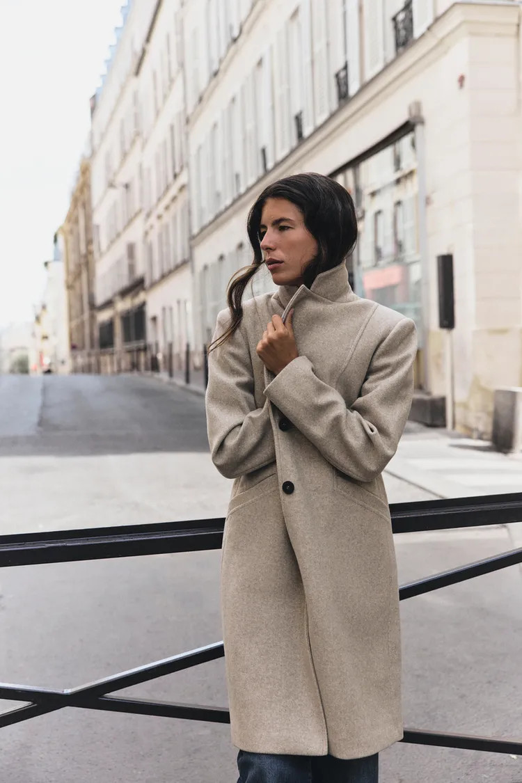 SOFT COAT WITH SHOULDER PADS | Zara DE