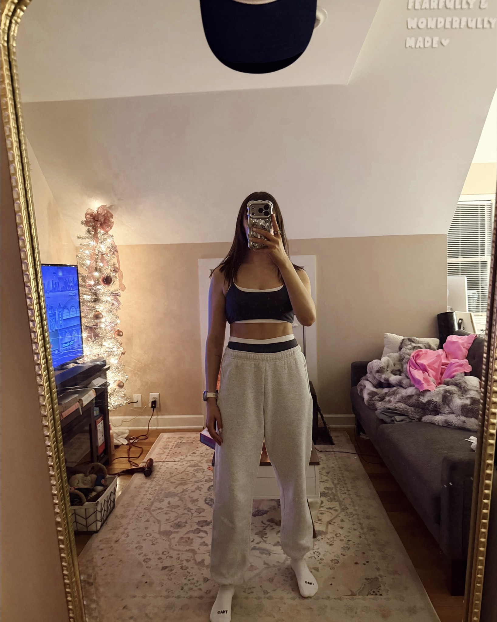 Top: s 
Shorts: s
Pants: s 


#LTKgrwm #LTKfitnessgoals #LTKootd