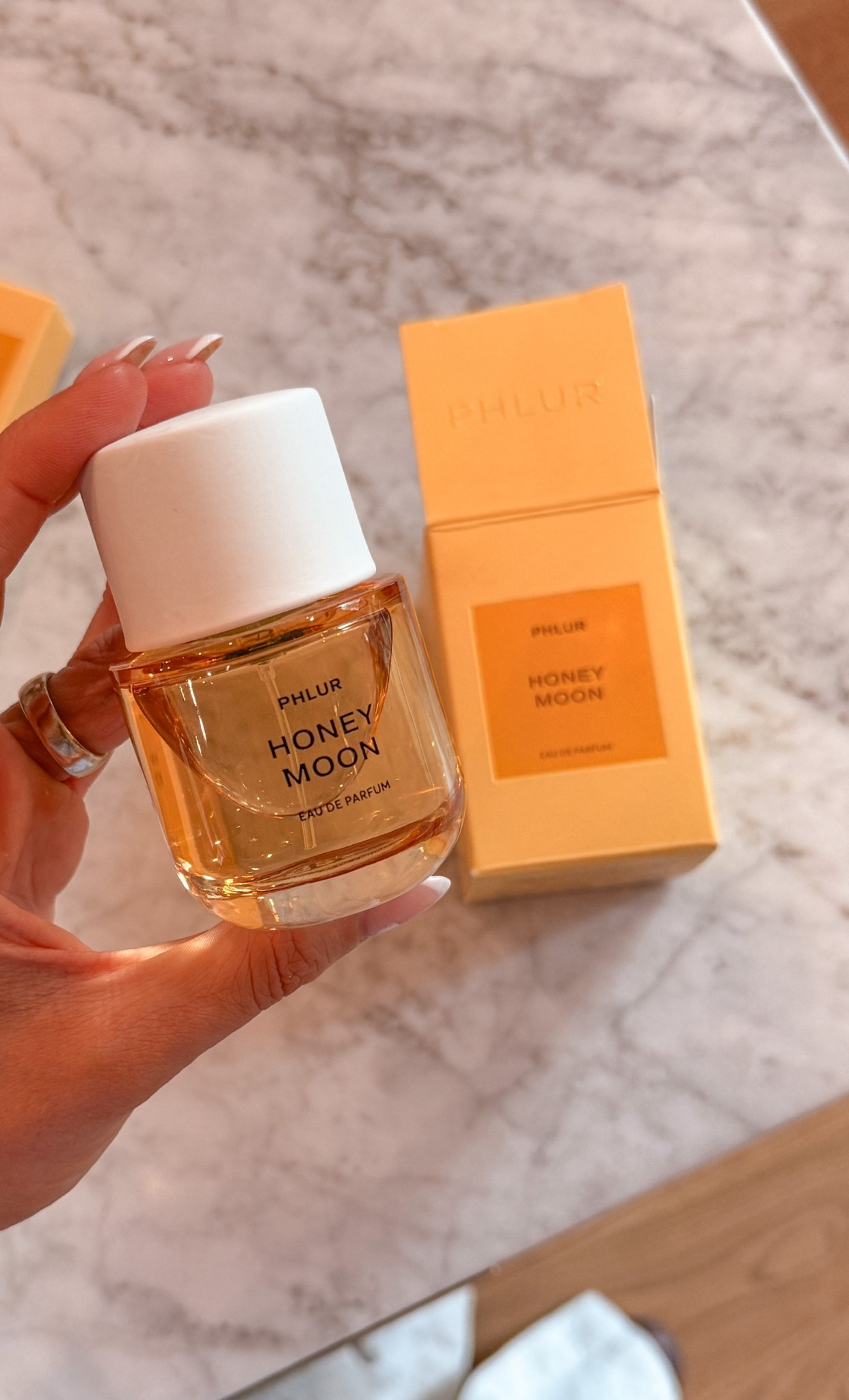 Incredible scent! Perfect for warm weather. Drops March 16th.