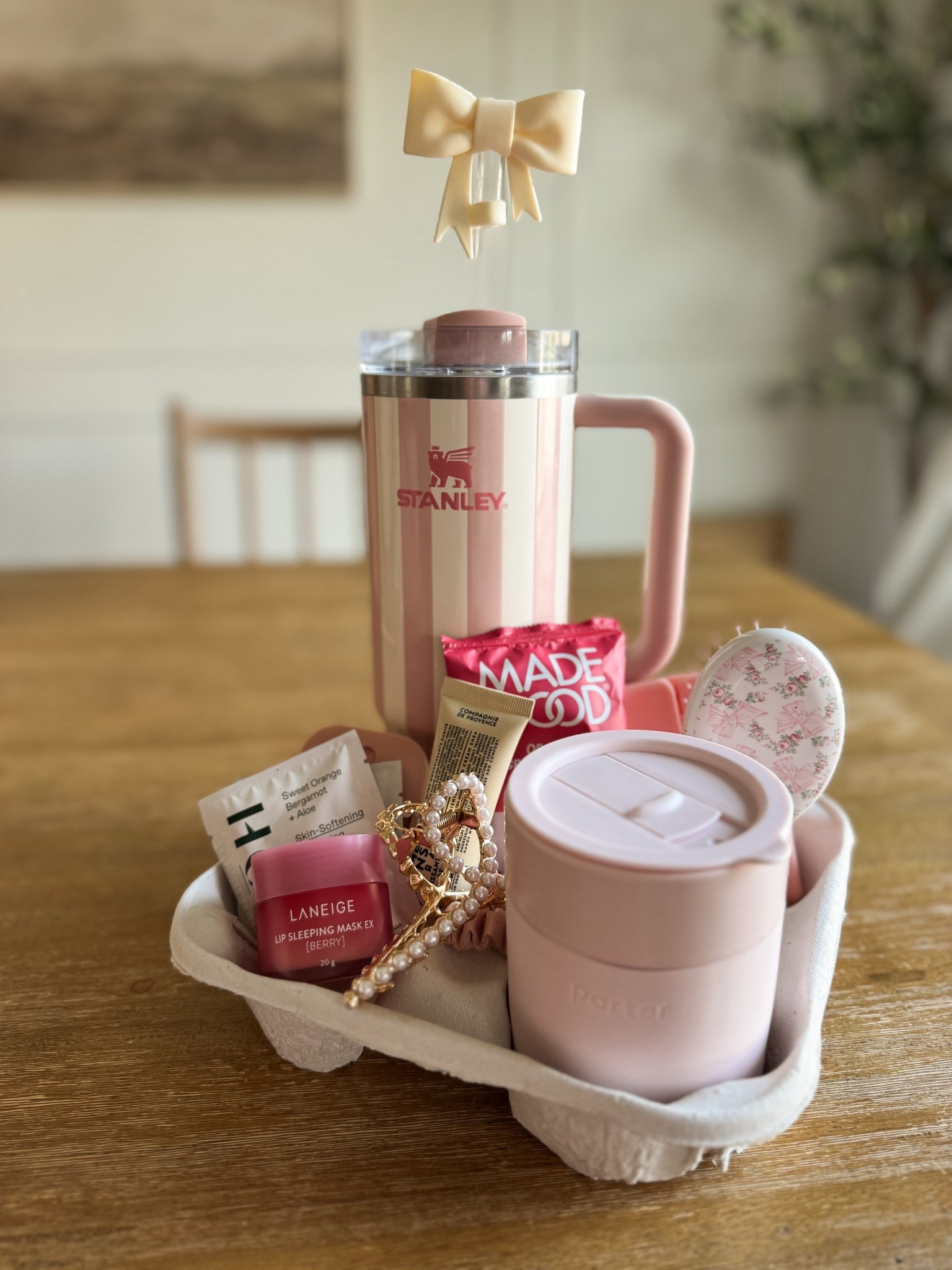 aesthetically pink & the perfect gift for back to college or a teacher headed back to school! 💗✨ 



#LTKSeasonal #LTKBeauty #LTKSaleAlert