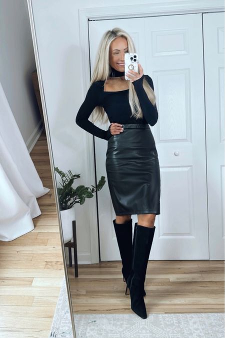 Valentine’s Day outfit
Black faux leather skirt outfit
Chic date night outfit 