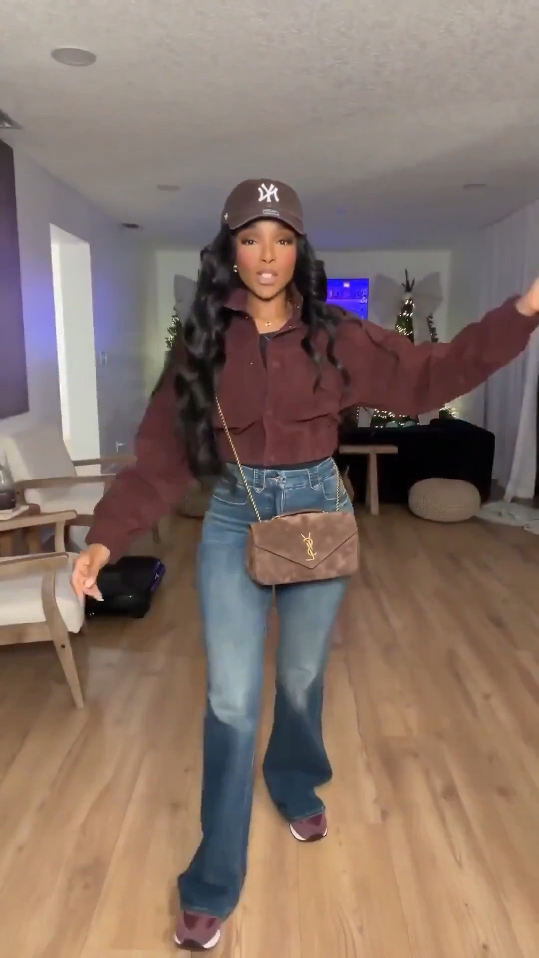 This is a Valentine’s Day cost-per-wear win you’ll keep reaching for long after February — an effortless, elevated casual look that works for everyday plans without trying too hard. Cozy layers, relaxed denim, and neutral accessories make this outfit endlessly rewearable, which means the cost per wear keeps dropping with every repeat.

Perfect for Valentine’s Day errands, casual date nights, coffee runs, weekend plans, travel days, and everyday off-duty style.

📏 Sizing:  
Top: Small  
Jeans: 27 Long  

Measurements:  
5’4” · 138 lbs · 34D · 27” waist · 40” hips  

Tap to get details and shop this look.

Valentine’s Day casual outfit, everyday winter outfit ideas, neutral streetwear looks, casual date night outfit, cost per wear fashion, timeless wardrobe staples, easy elevated basics, relaxed denim styling, neutral outfit inspiration.

Follow me on Instagram and YouTube @kirasfashionfinds

Follow my LTK @kirasfashionfinds on the @shop.LTK app to view this post and get my exclusive app-only content!

#liketkit #LTKPetite #LTKootd
@shop.ltk
https://liketk.it/5PrQa