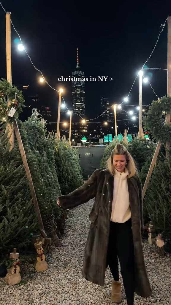 christmas in ny > coat is we wore what, linking similar!

#LTKootd #LTKSeasonal #LTKHoliday