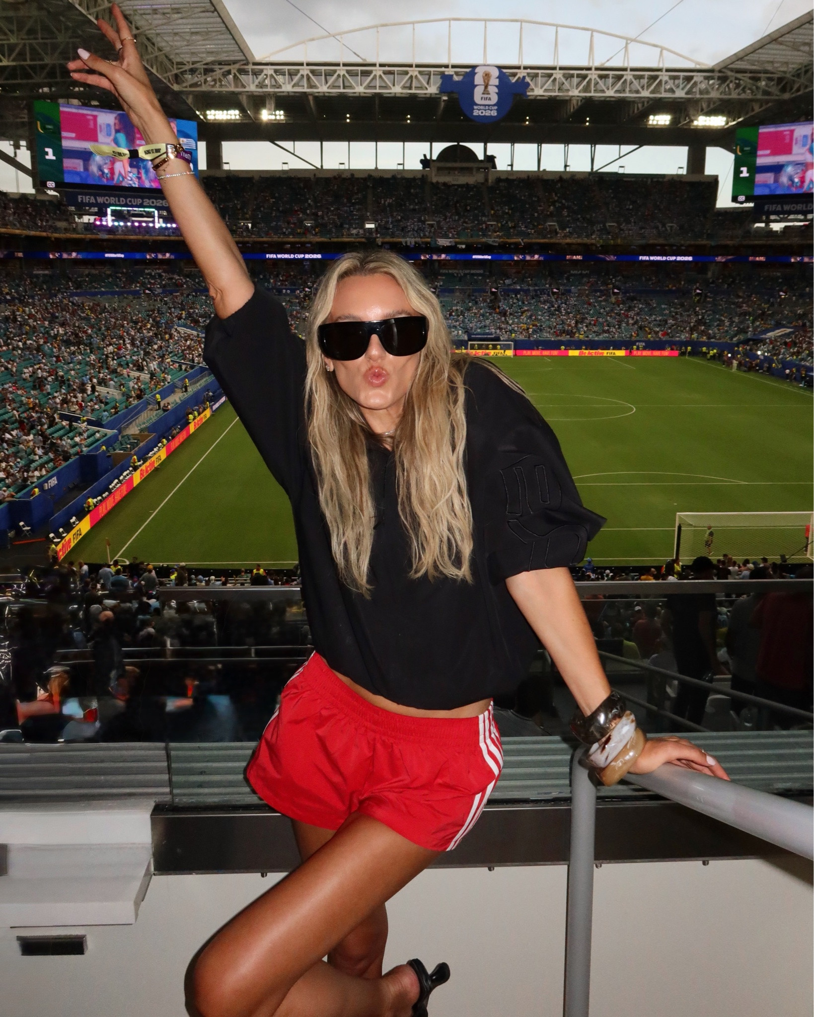 So much fun at the soccer match with @revolve ❤️ ⚽️ This was my first time seeing it live. The energy was insane. Obsessed with this outfit.

#LTKActive #LTKdayinmylife #LTKootd