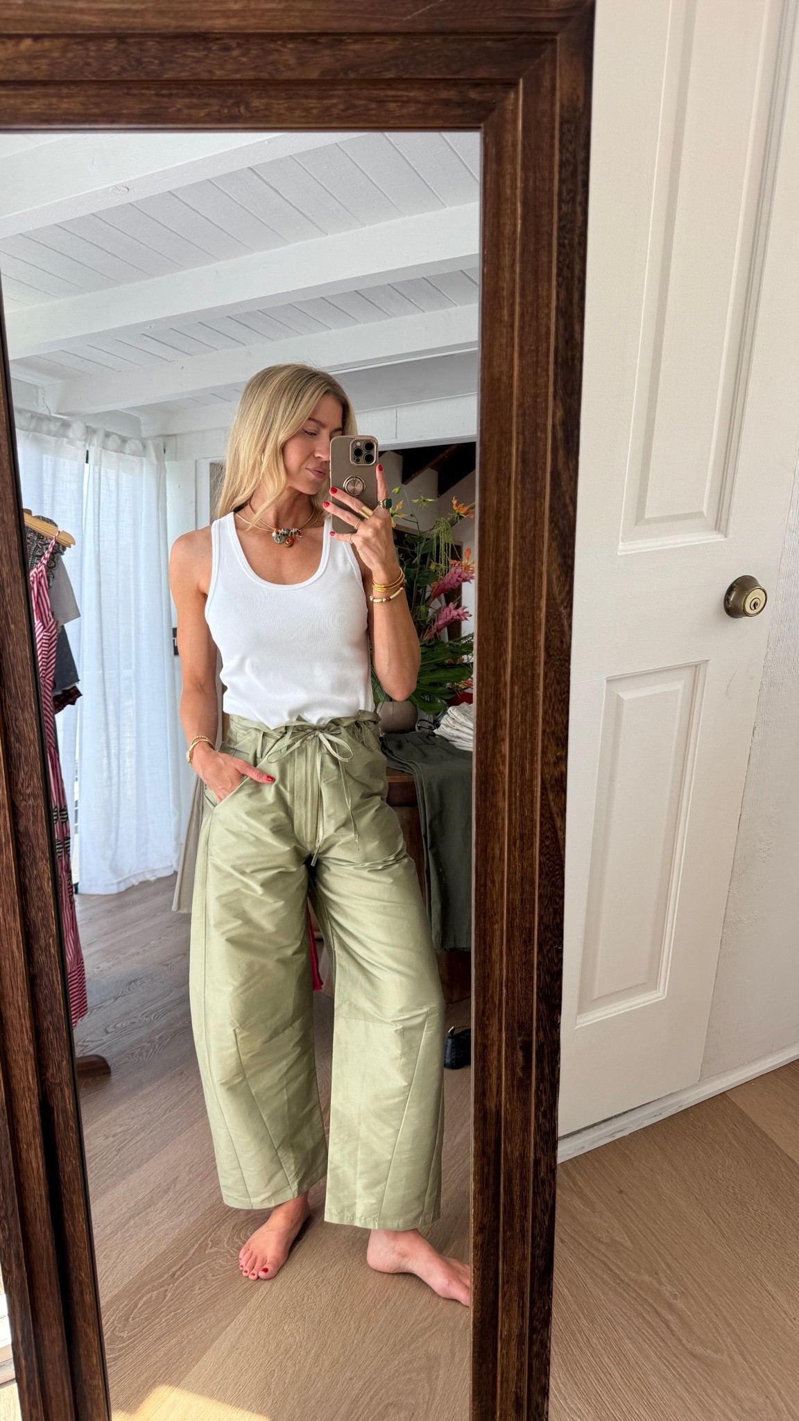 White tank + olive green pants! 
Tank: runs TTS, wearing size small
Pants: run TTS, wearing size 2

#LTKgrwm #LTKootd #LTKSeasonal