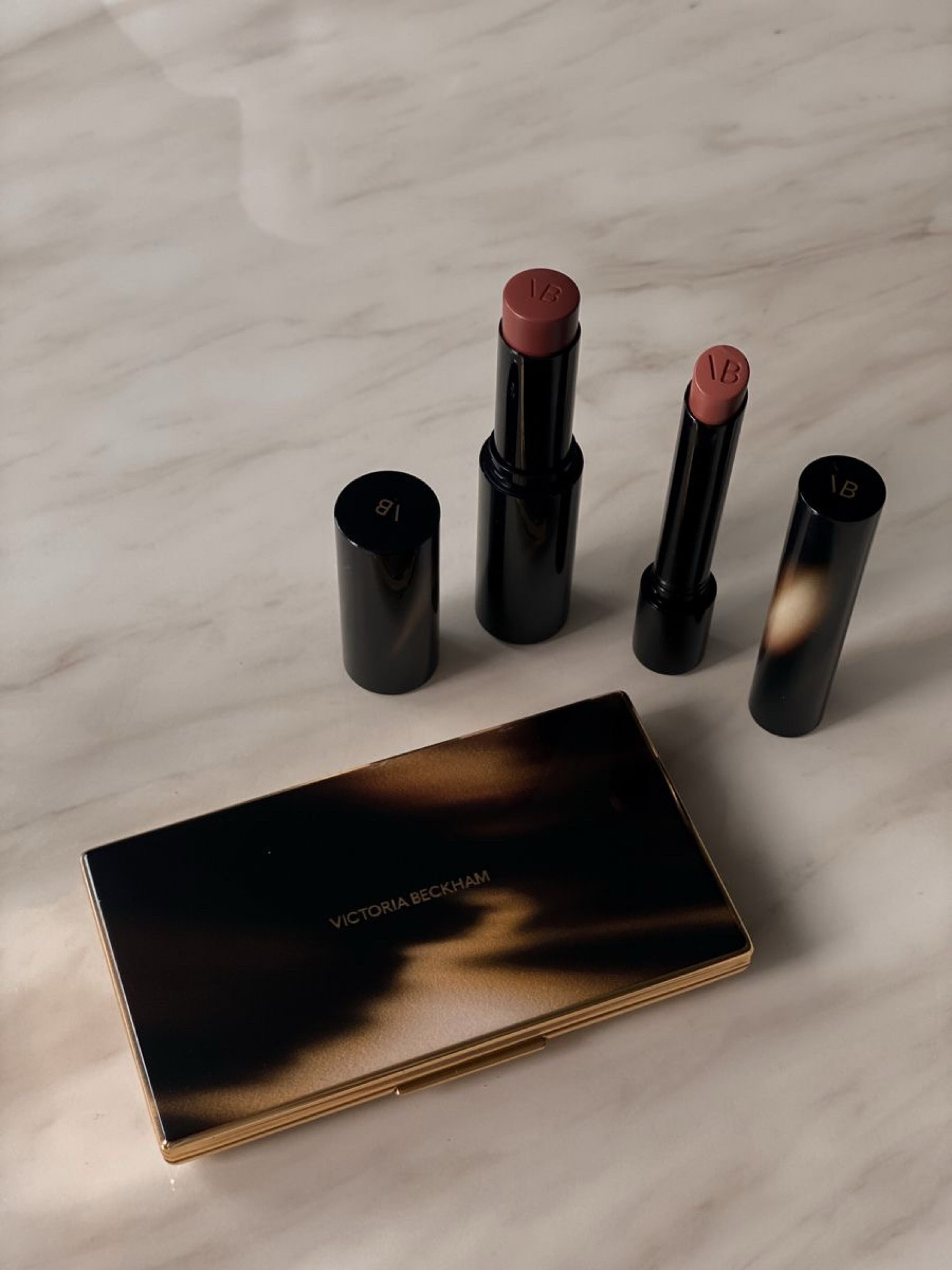 Victoria Beckham beauty now available in Selfridges - linked my most used products! 
Contour - Marble
Eye kohl - Black 
Bitten lip - Martini
Lid lustre - Starlight 


#LTKfindsunder100 #LTKbeauty #LTKGiftGuide