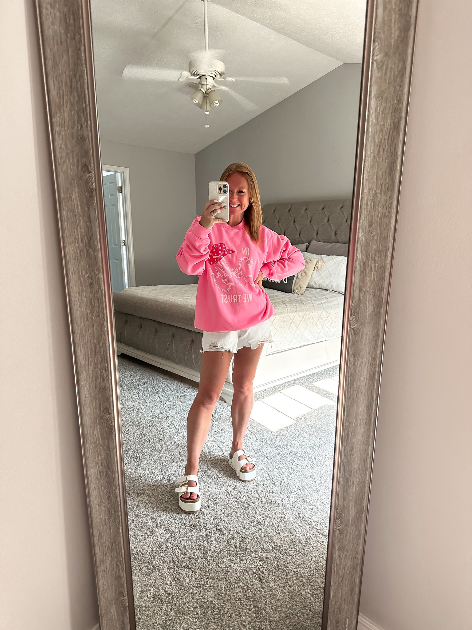 Let’s go to Nashville! ✨💖🪕
Travel day fit:
Sweatshirt- Small
Shorts- XS
Shoes- 6

#LTKSaleAlert #LTKSummerSales #LTKFindsUnder50