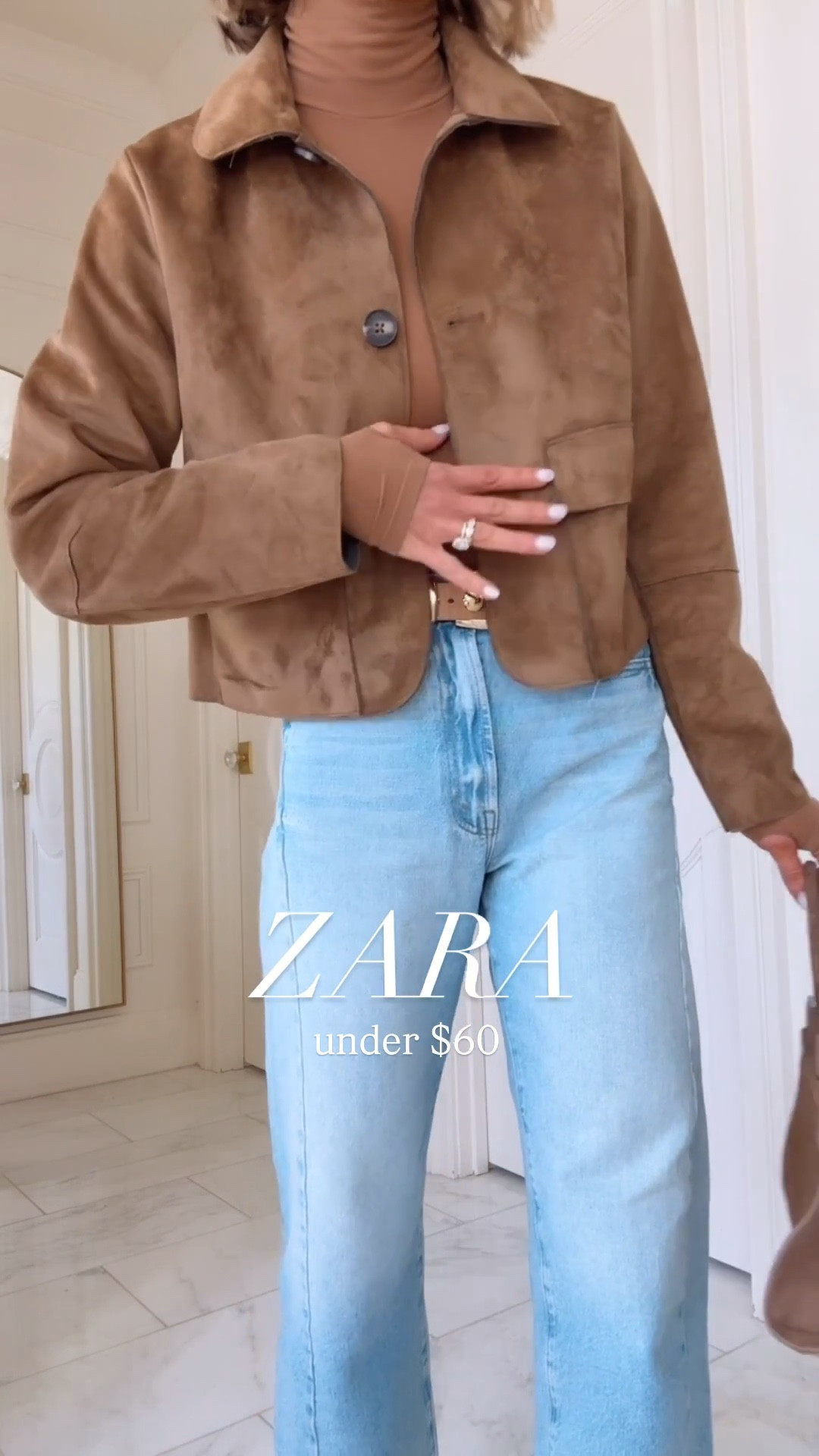 This @Zara faux suede jacket is so good. I'm wearing size smalll

#LTKootd