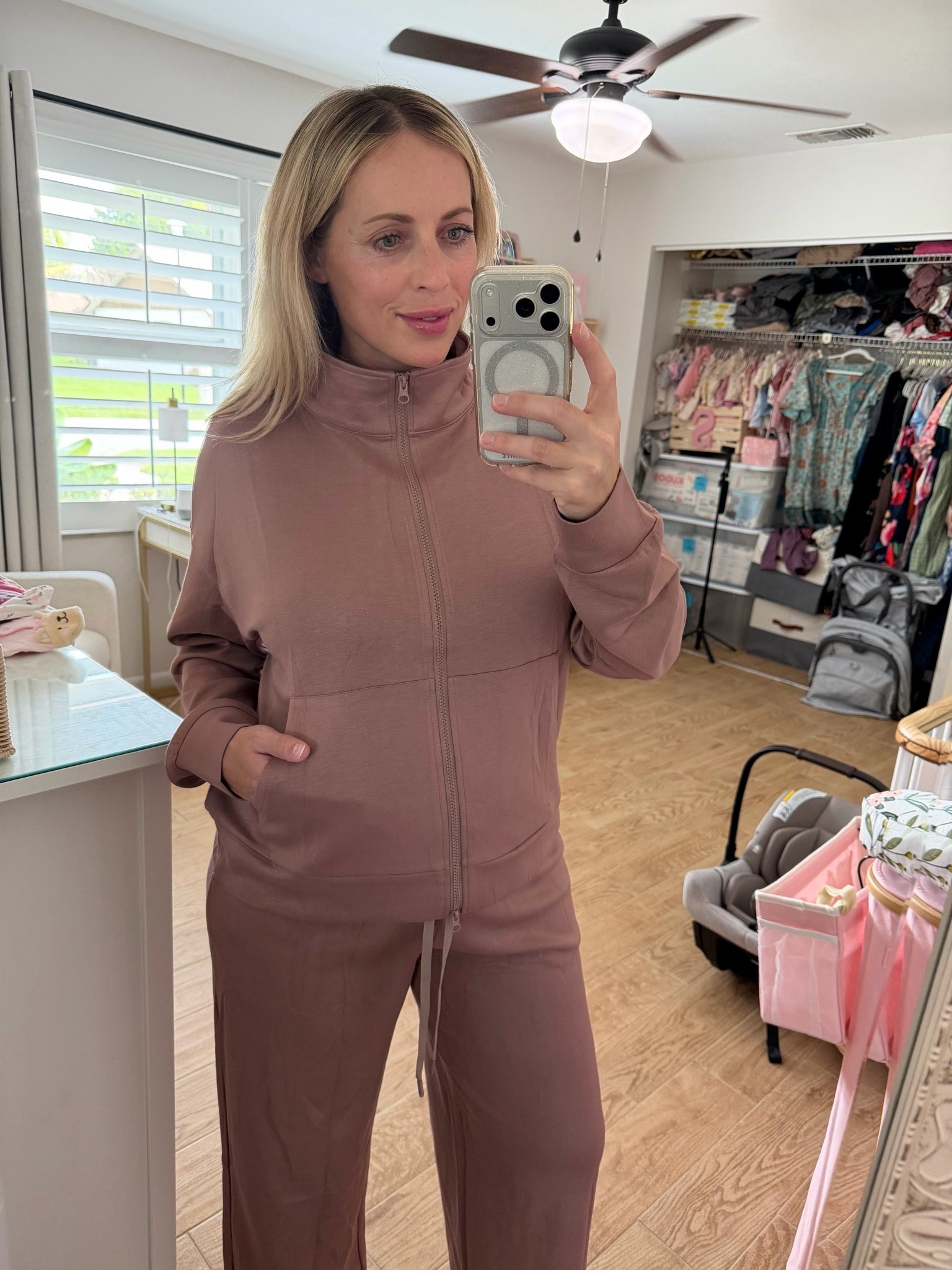 Sweatsuit

#LTKootd #LTKSeasonal #LTKMidsize