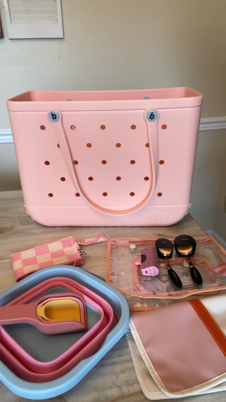 Peachy beachy Bag for the Beach -beach bag 
-chair saddle bag
-sunscreen brushes
-beach bag holders
-stackable shovels 
-collapsible buck
-collapsible fan with remote and mister #BeachBagEssentials #SunSandSea #SummerVibes #BeachLife #OceanBreeze #SandyToes #VacayMode #SunshineAndSmiles #WaterfrontWonders #CoastalChic #SeasideStyle #SaltLife #FunInTheSun #BeachDayMusts #TravelEssentials

#LTKswim #LTKVideo #LTKSeasonal