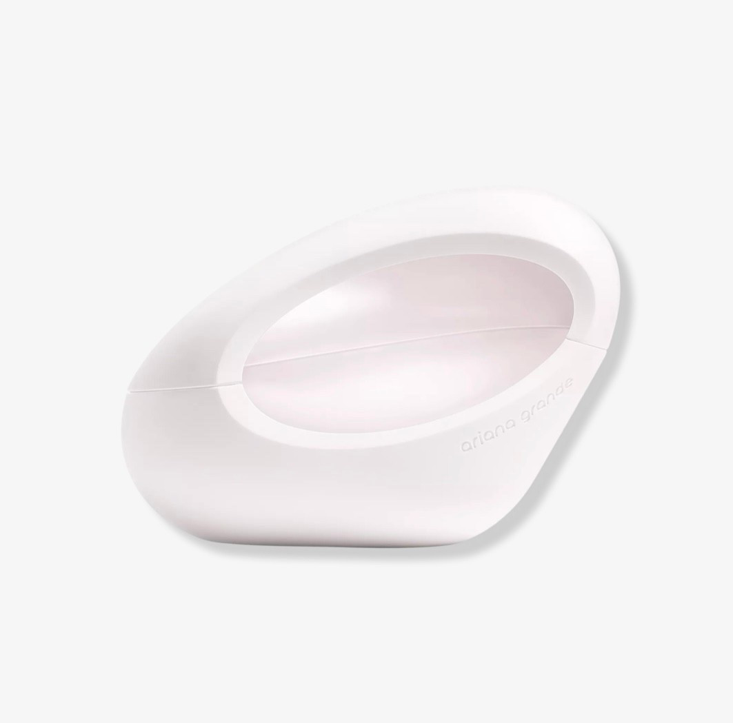 Ariana Grande Mod Vanilla: Amber vanilla core. Warm but still wearable in day or night.
