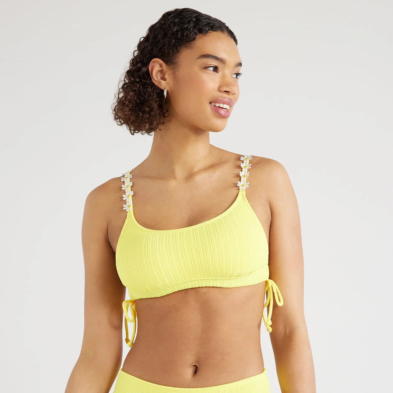 No Boundaries Juniors Shirred Bralette Bikini Top, Sizes XS-XL - Walmart.com | Walmart (US)
