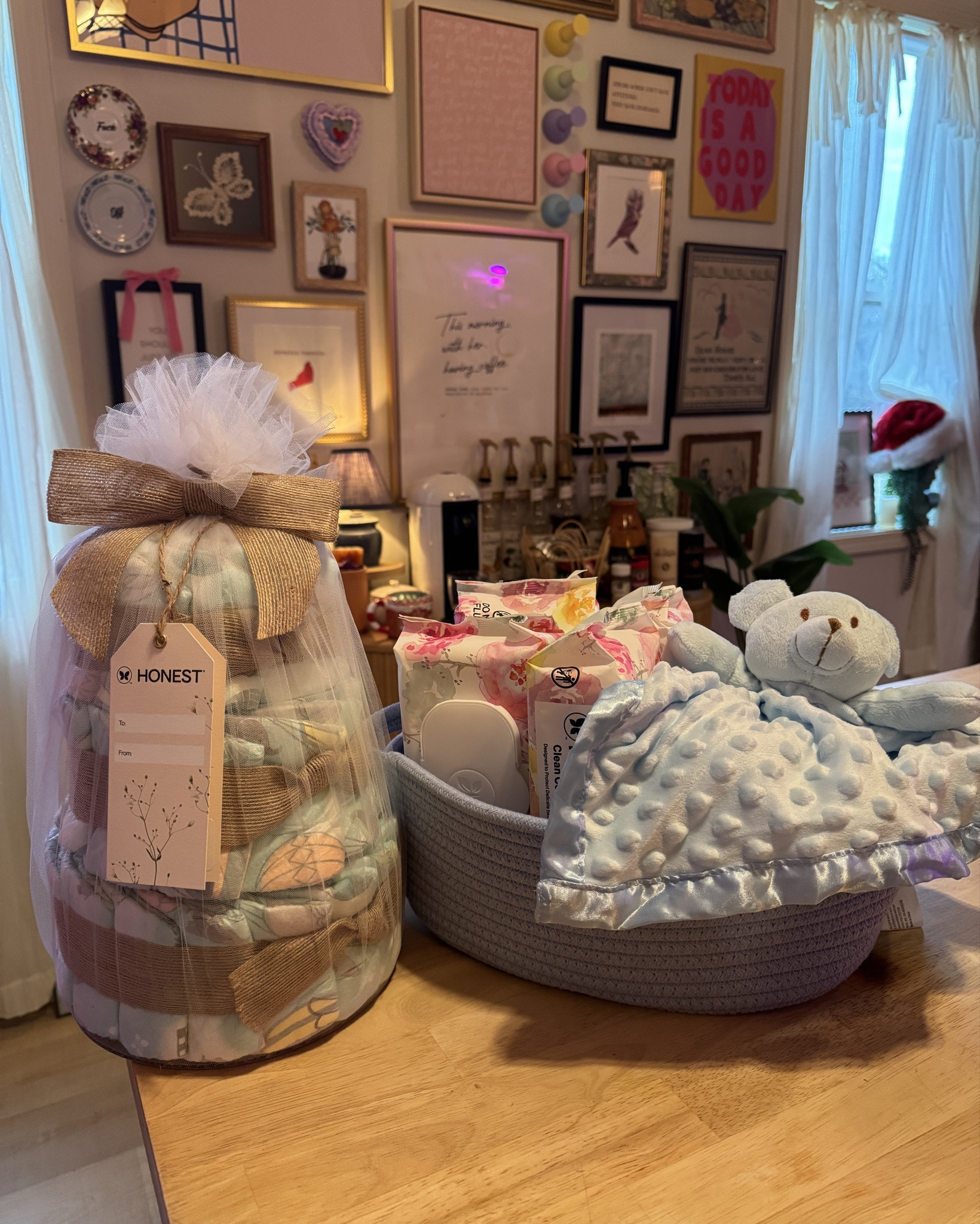 my friend is a new mom to be, to a baby boy 🥹 put together this little gift basket for her/him 🫶🏻