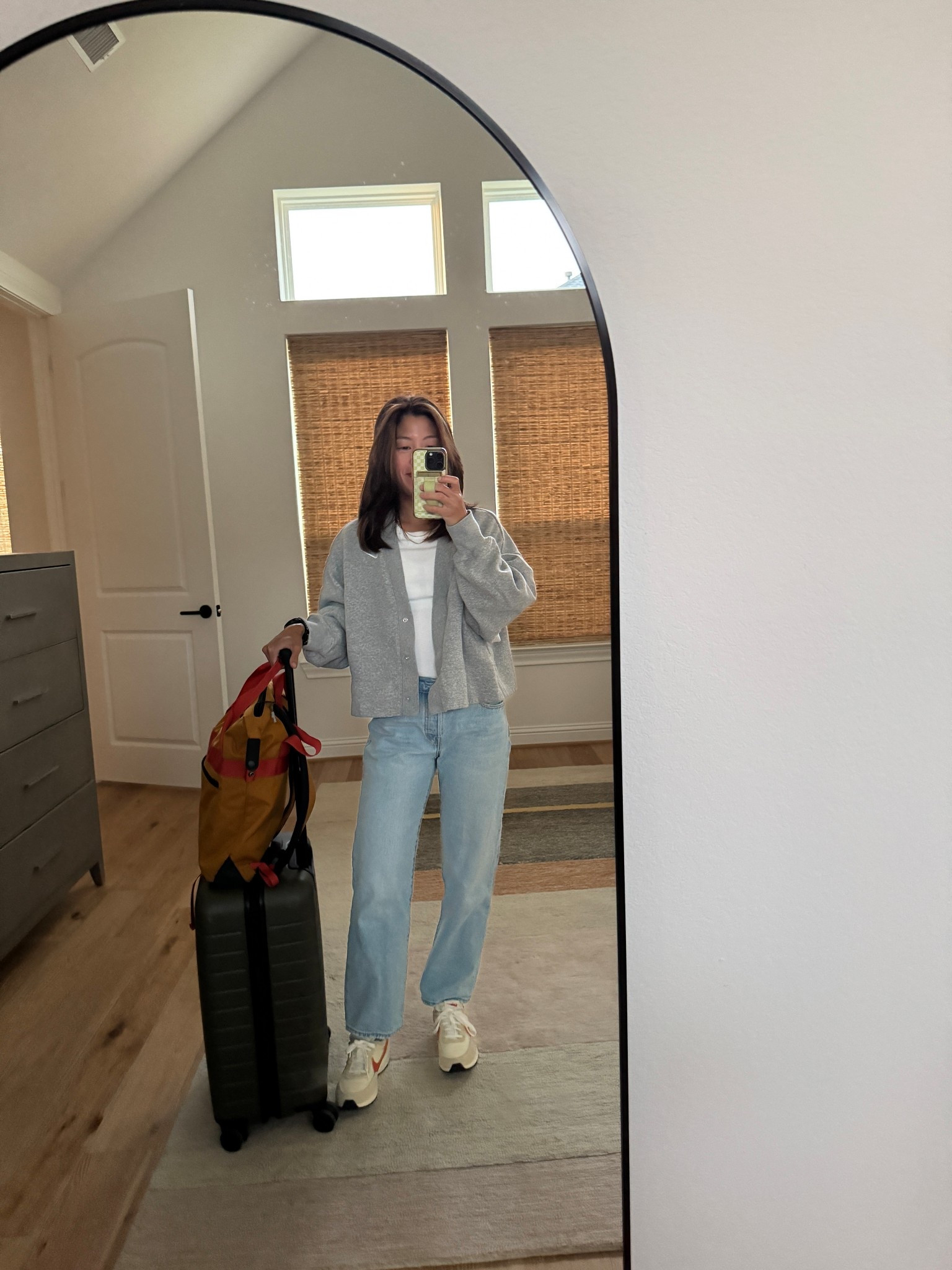 ✈️🧳 off we go to nyc to

#LTKFindsUnder100 #LTKActive #LTKTravel