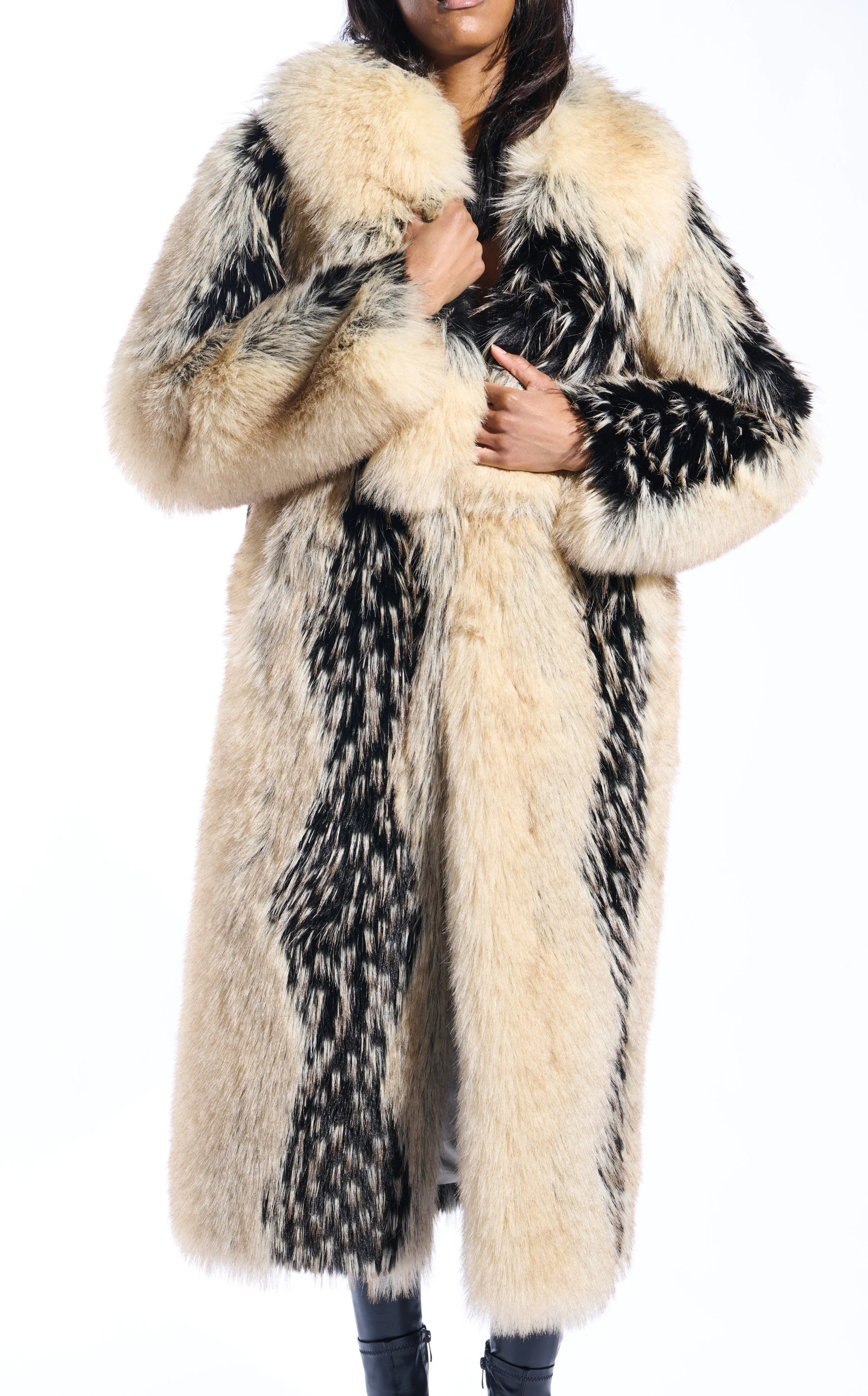 AURORA-TAN FAUX FUR COAT | Azalea Wang