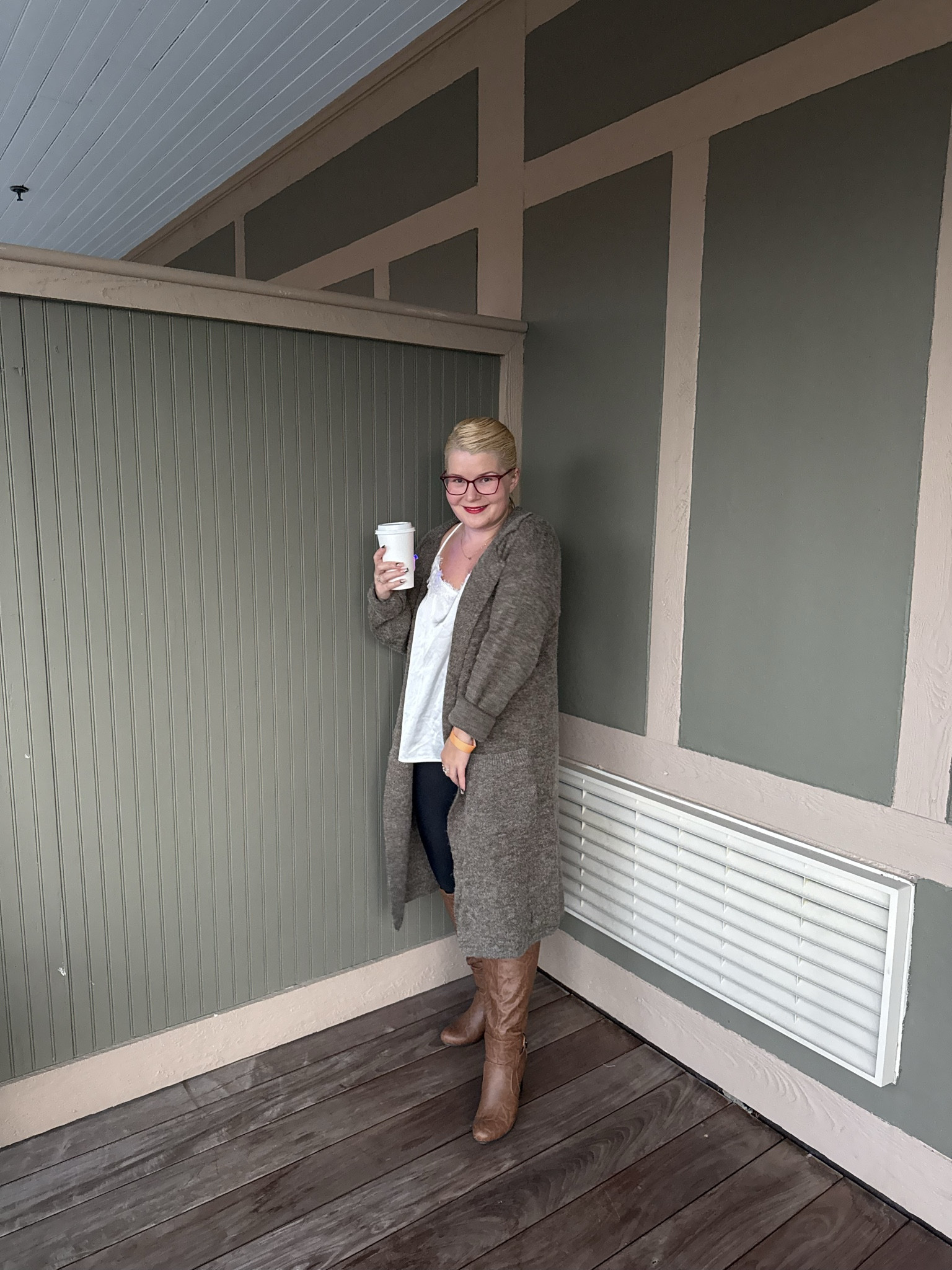 Monday ootd love these open faced cardigan sweaters from Lulu’s. They are perfect for the office. 

#LTKWorkwear #LTKPetite #LTKootd