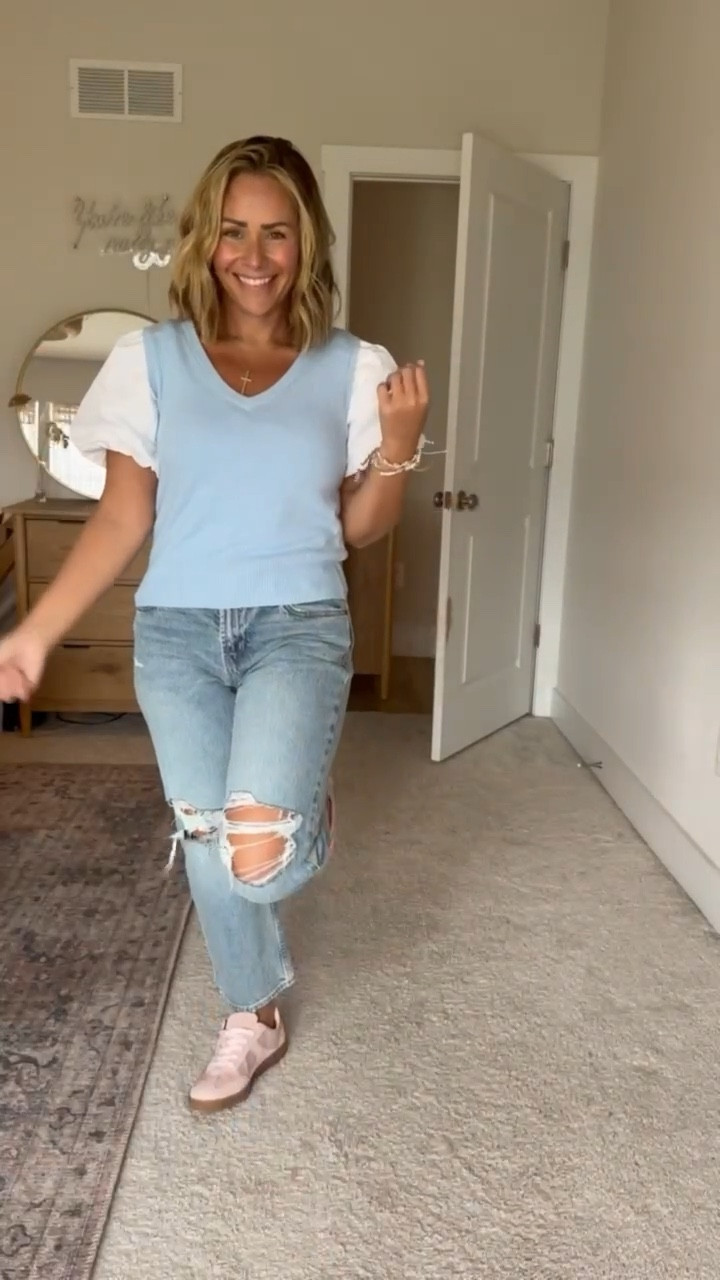 Old Navy haul that will effortlessly transition into Fall ✨ 

Wearing a Small or 6 petite in everything. 

I would order a size up in denim if you’re getting the petite! 


#petitefashion #size4 #size6 @oldnavy

#LTKFindsUnder50 #LTKBacktoSchool #LTKStyleTip