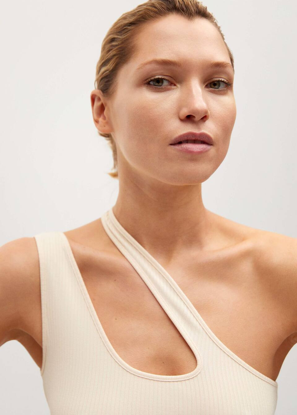 Search: Beige top (26) | Mango USA | MANGO (US)