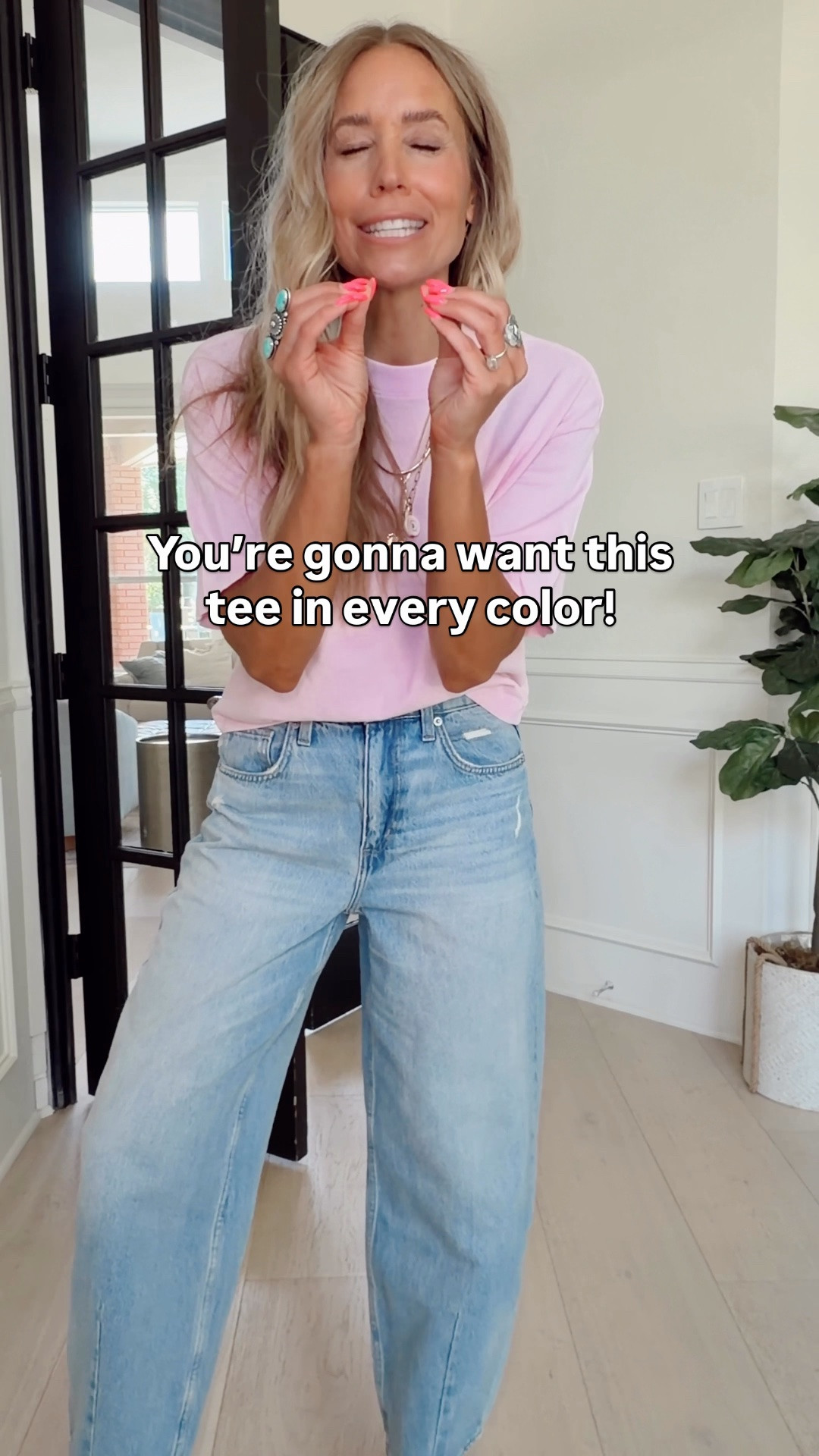 Target 🎯 has done it again with this perfect basic tee! You’ll want one in every color!

Size: S / TTS