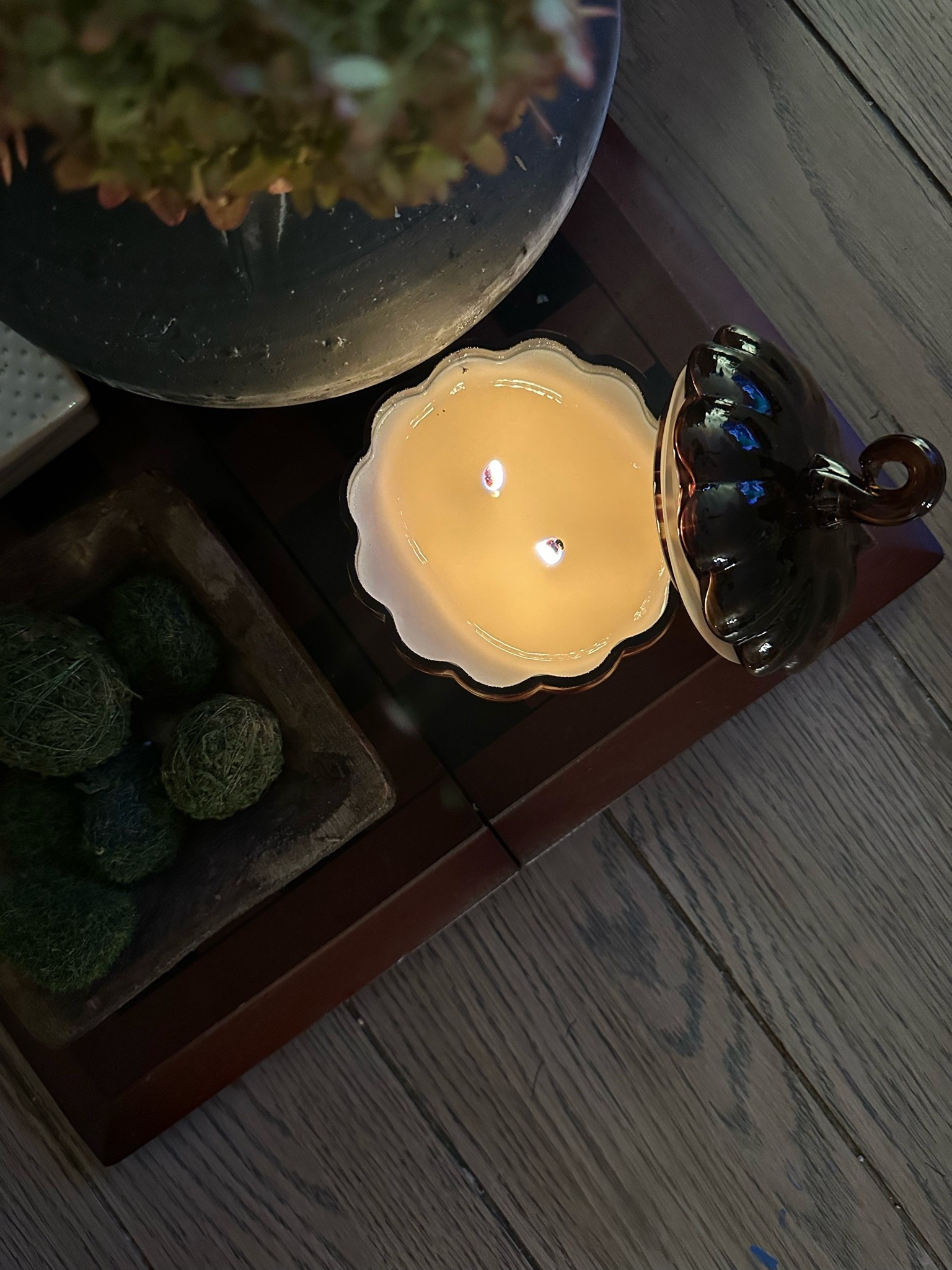 Walmarts fall candles are on FIRE 😉😎 This Farm Apple Pumpkin candle is simply the cutest tortoise shell print and the pumpkin candle be reused! Walmart candle + candle find + Walmart find + fall find + fall home decor