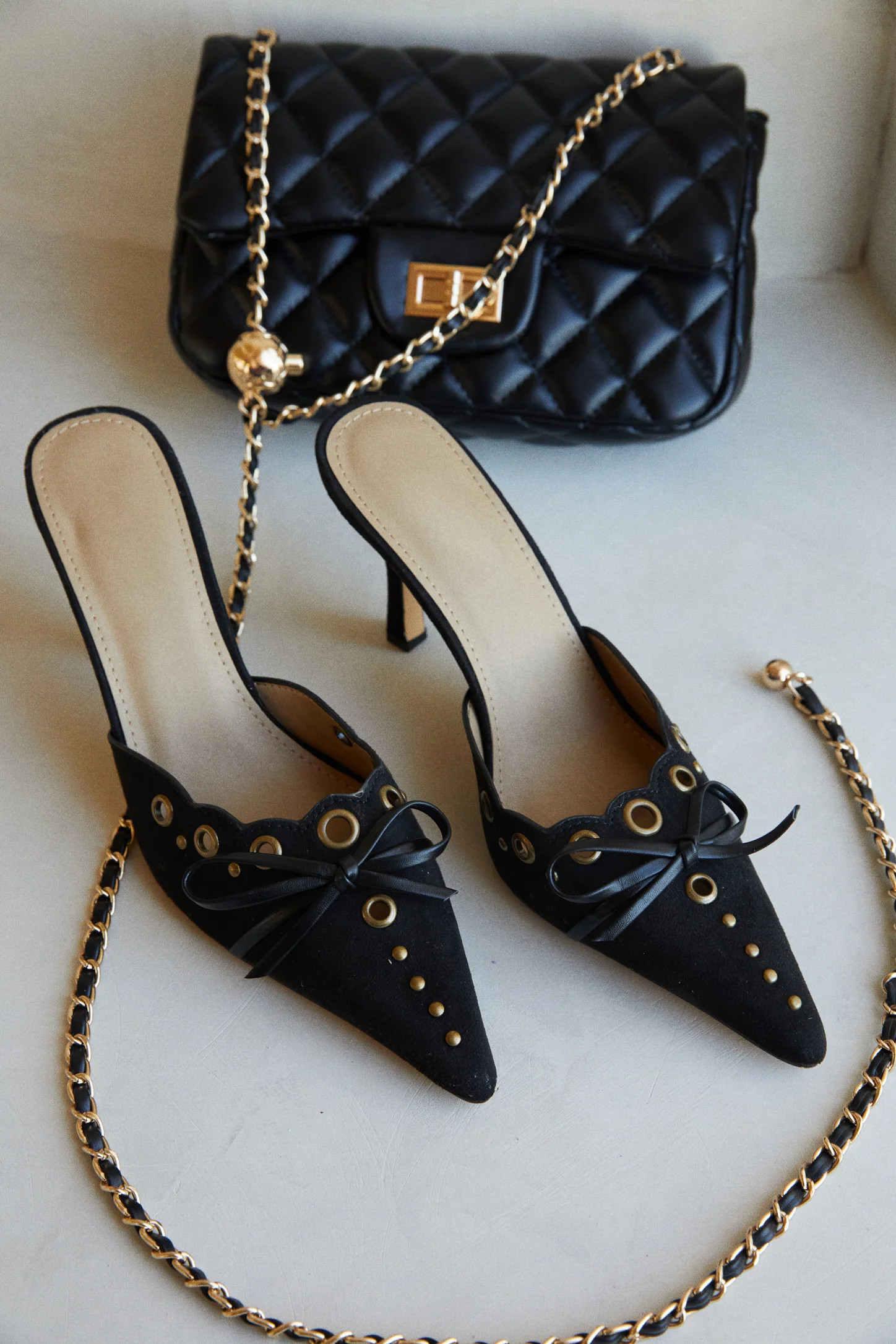 Miss Lola | Jasmyn Black Mid Heel Mule Pumps | MISS LOLA