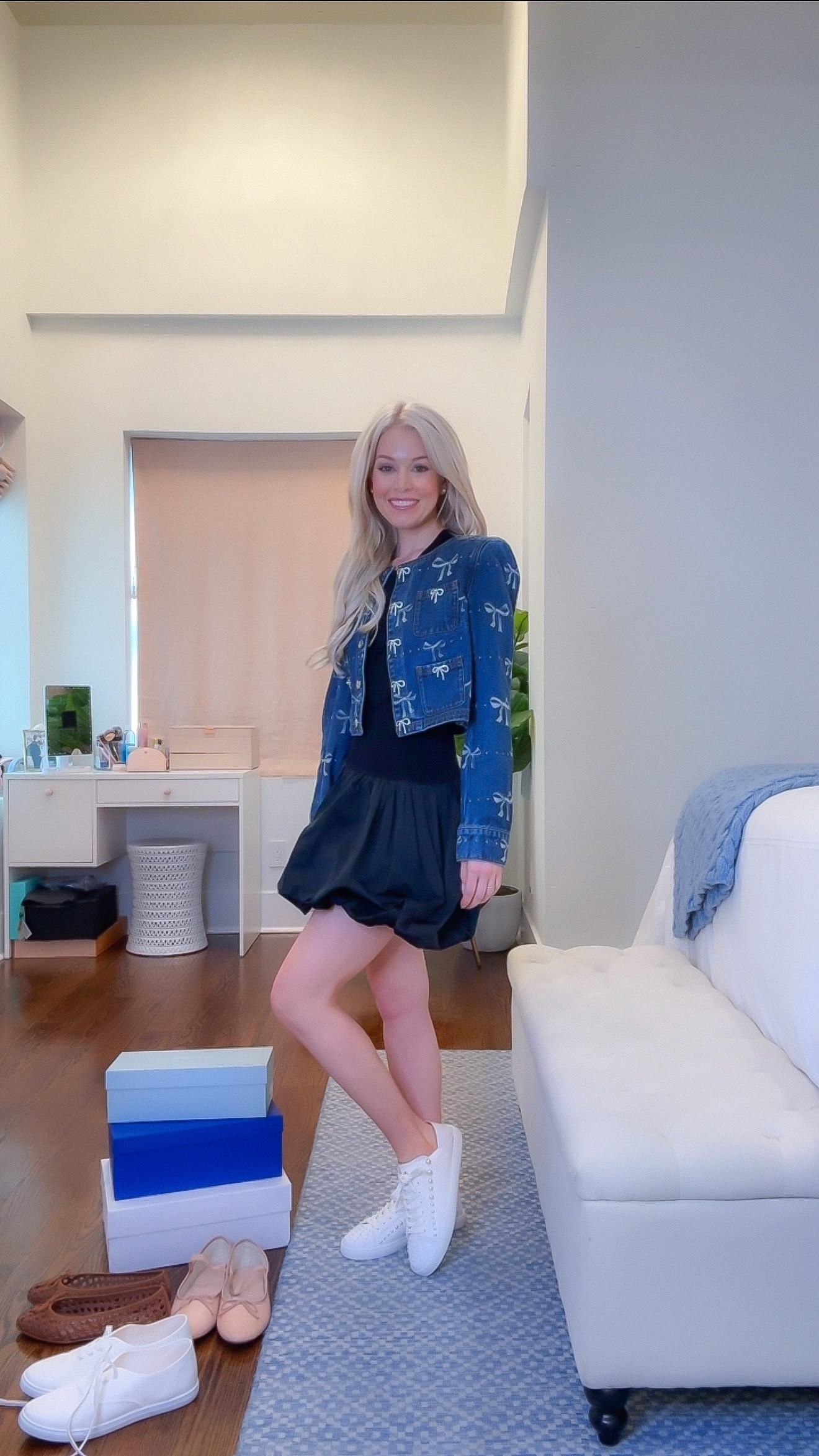 Ready for summer with these neutral flags and sneakers! 🤍☀️